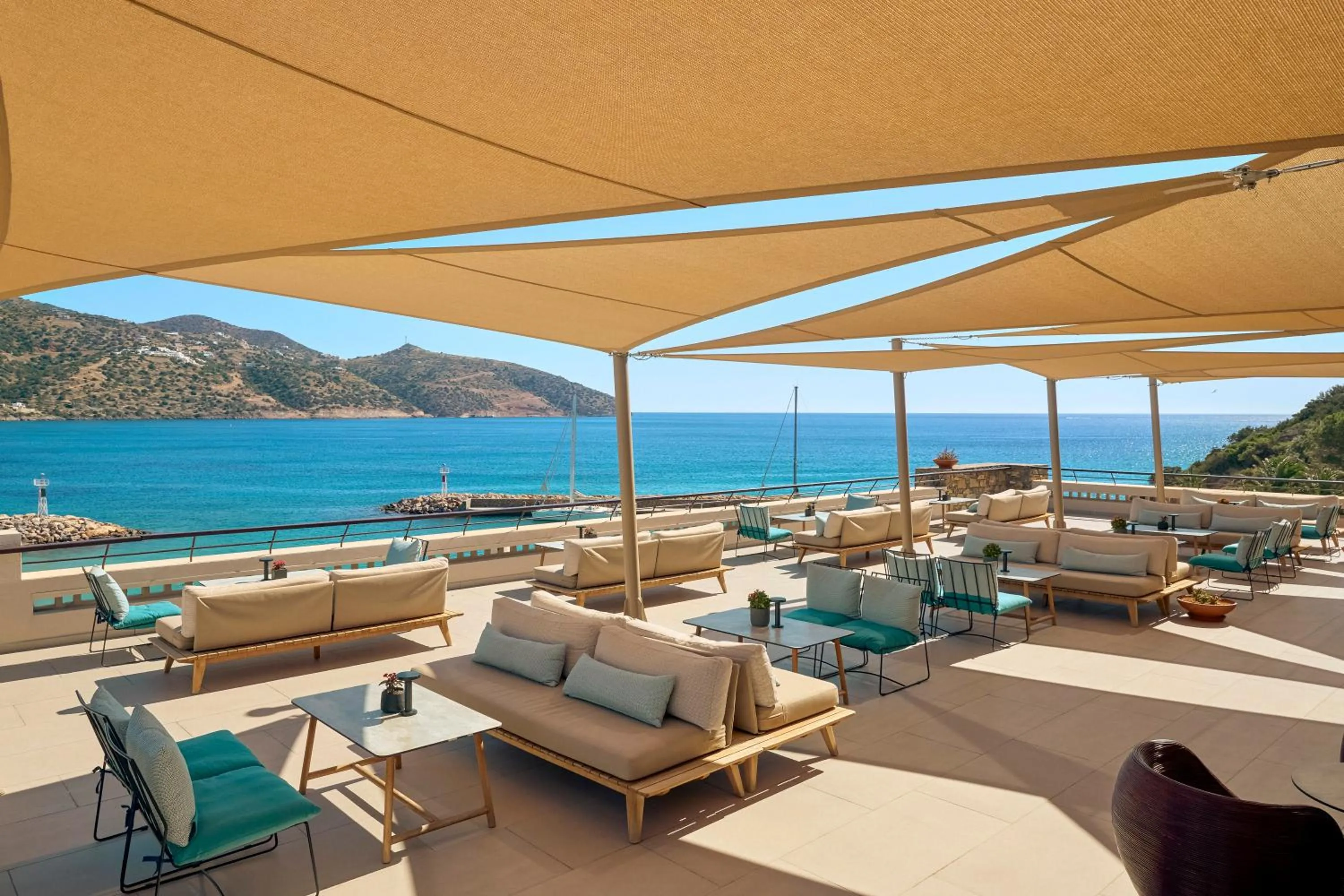 Zeus Eleva Mirabello Bay