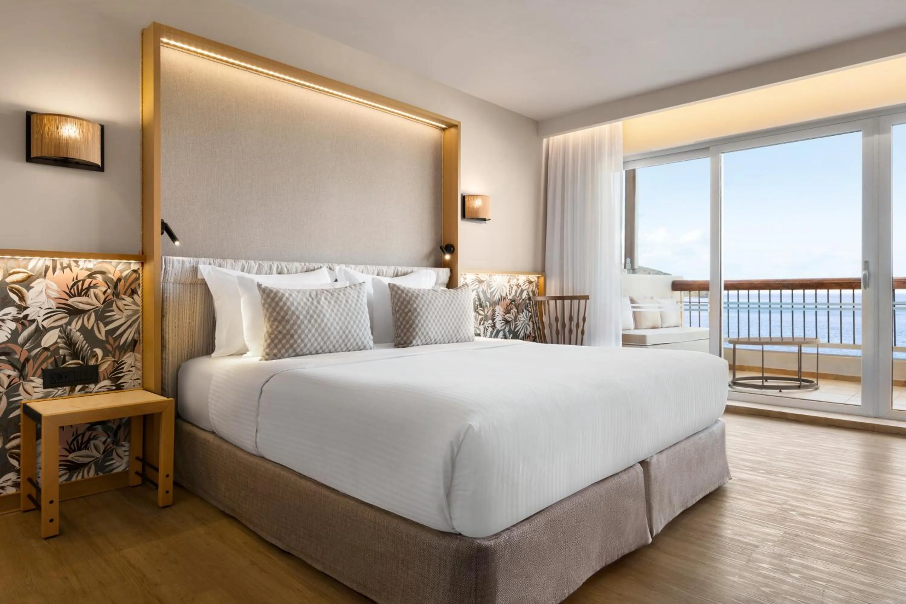 Bed in Wyndham Grand Crete Mirabello Bay
