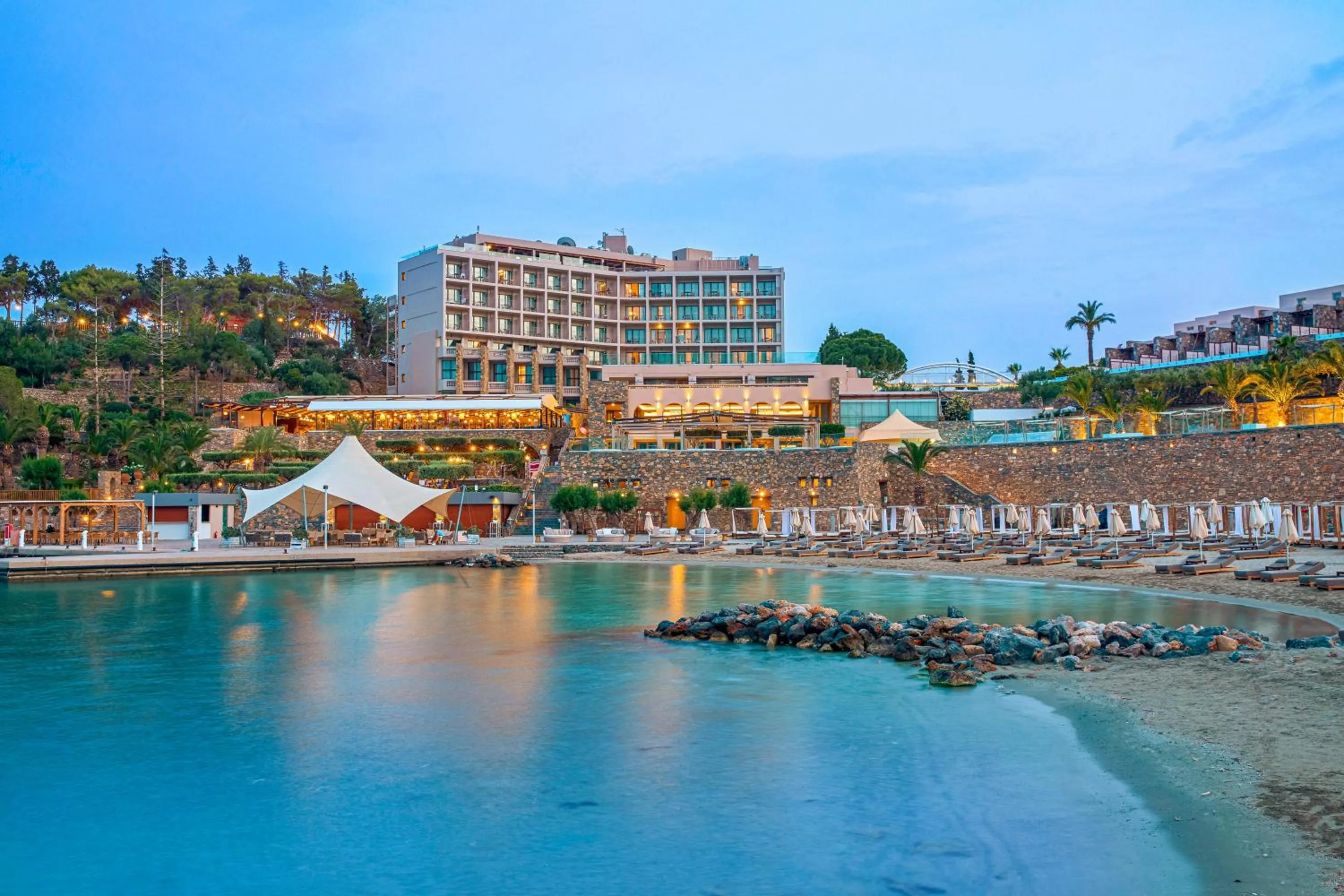 Zeus Eleva Mirabello Bay