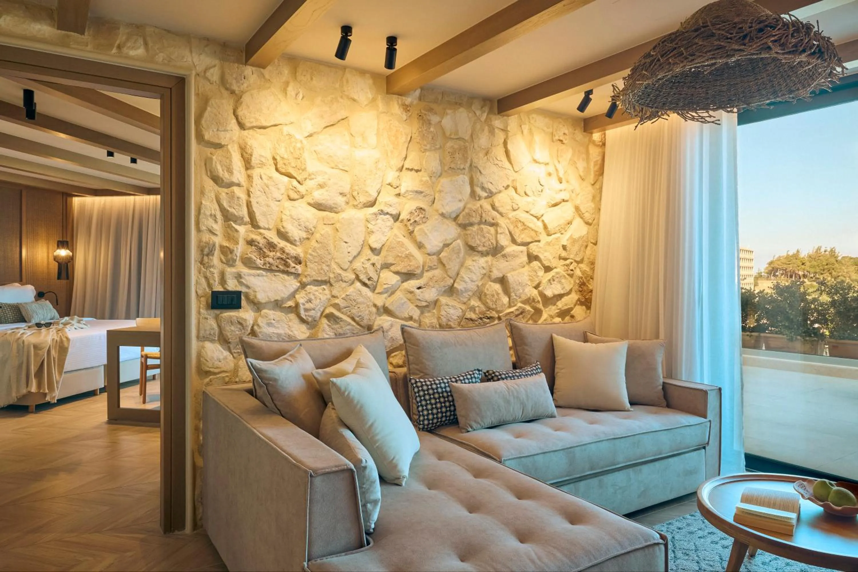 Zeus Eleva Mirabello Bay