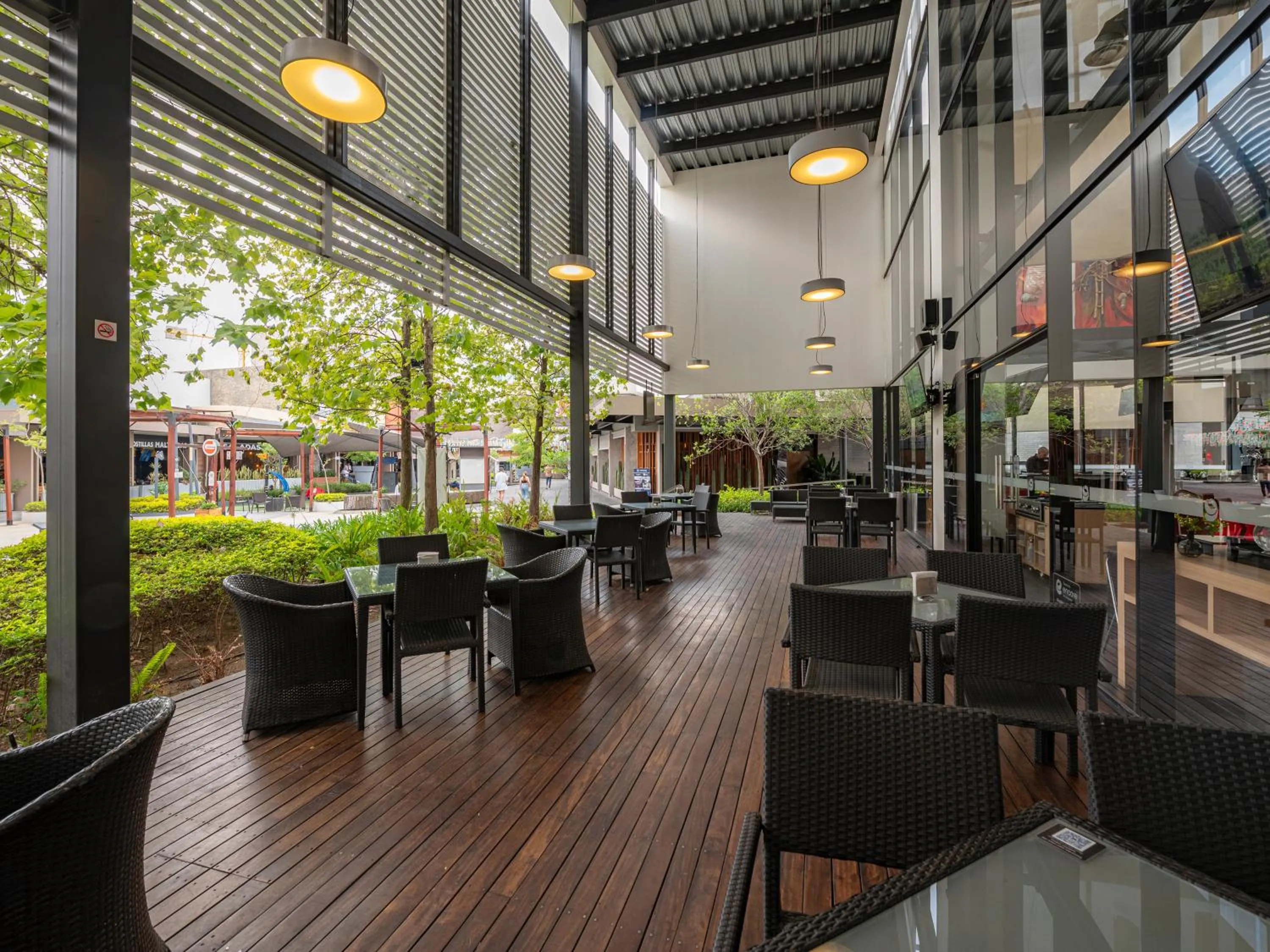 Restaurant/places to eat in Ramada Encore by Wyndham Guadalajara Sur