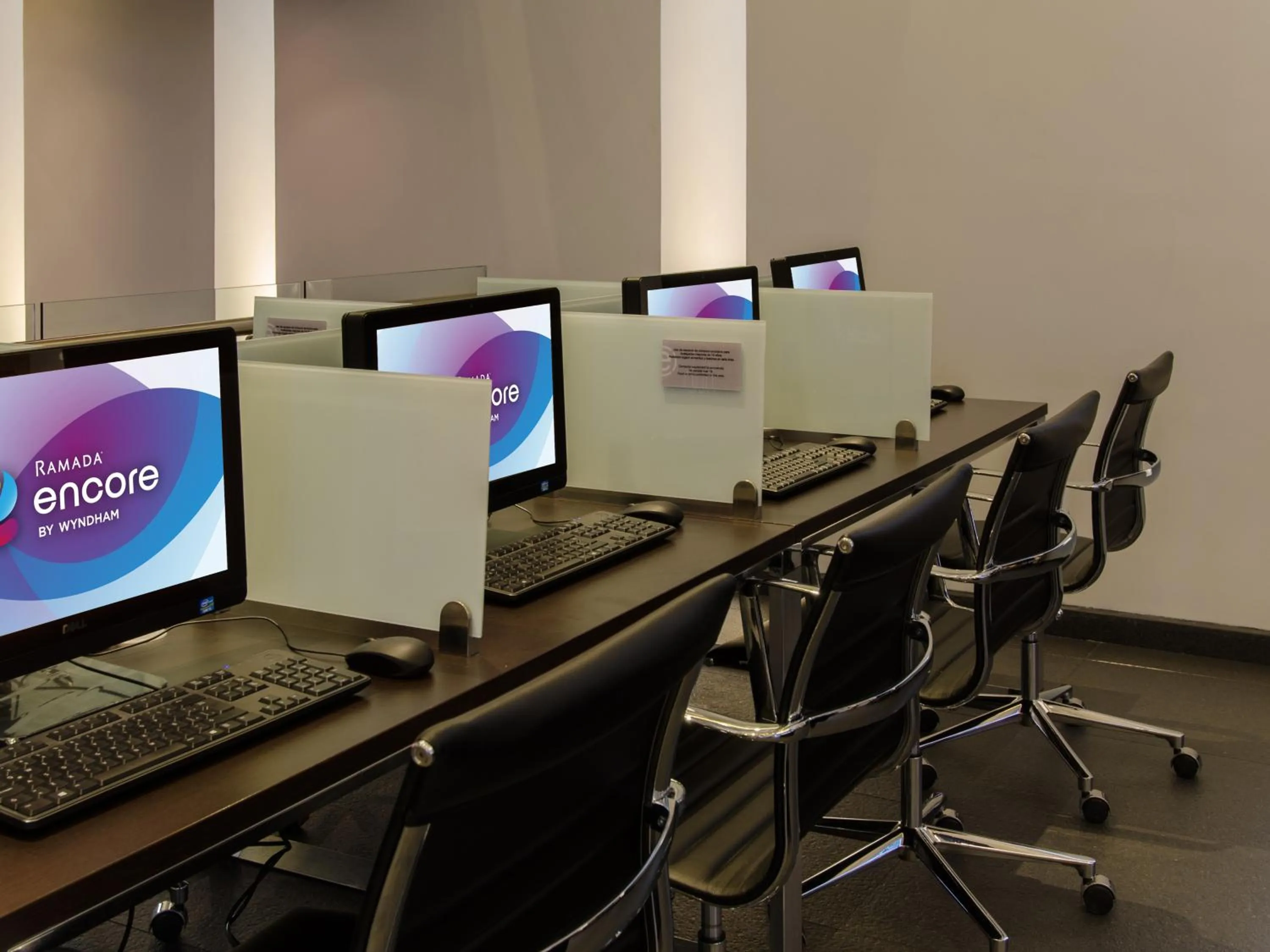 Business facilities in Ramada Encore by Wyndham Guadalajara Sur