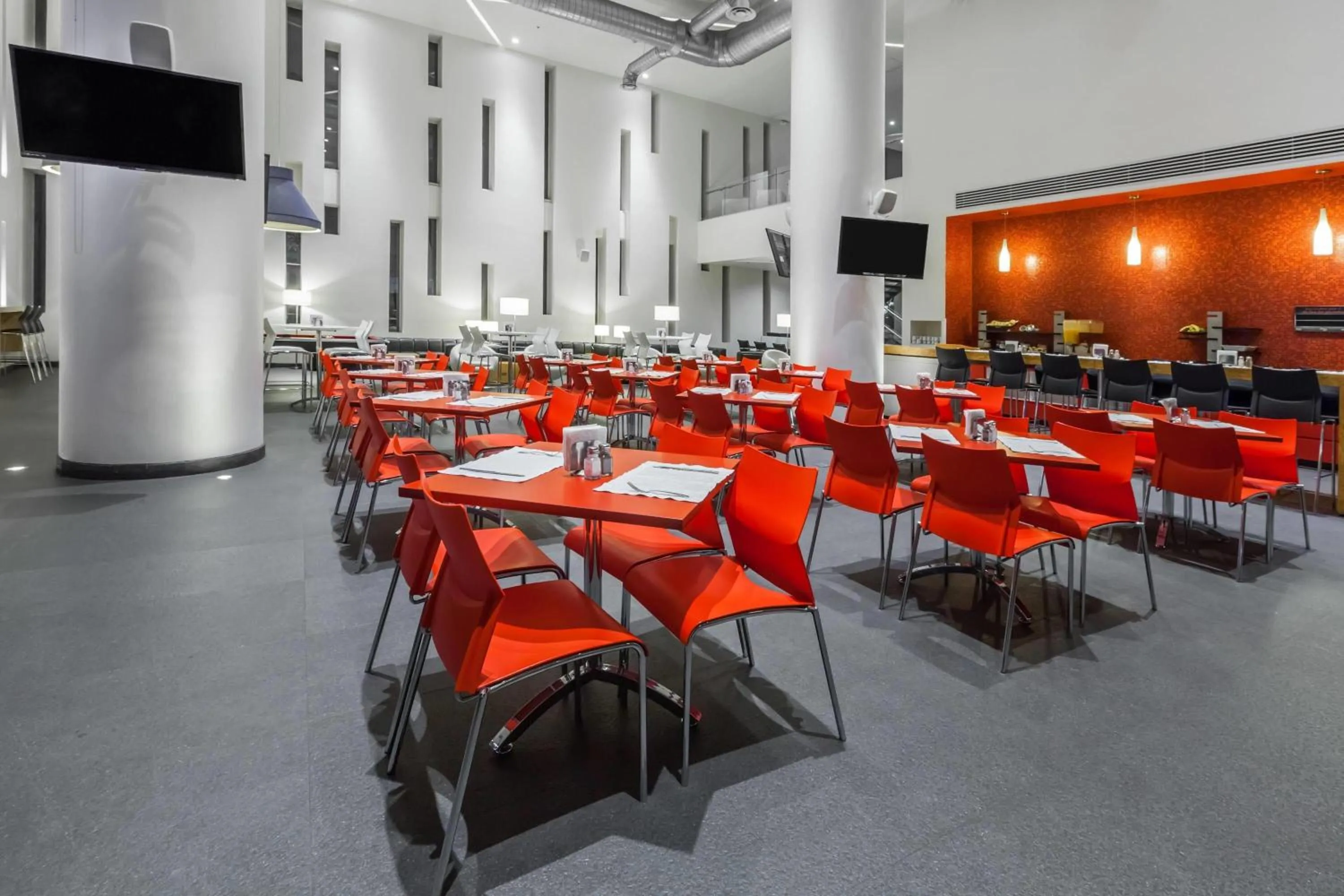 Restaurant/places to eat in Ramada Encore by Wyndham Guadalajara Sur