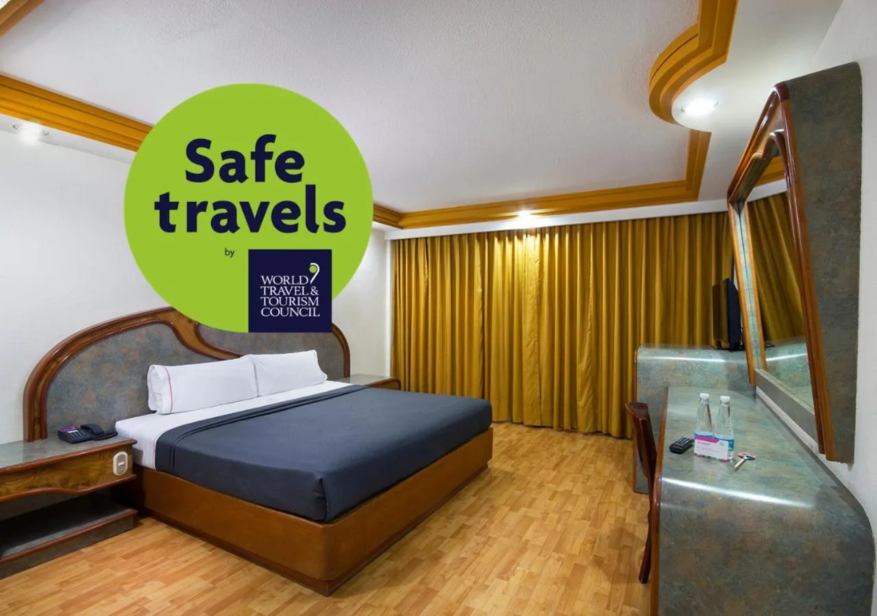 TV and multimedia, Bed in Hotel MX congreso CDMX, Trademark Collection by Wyndham