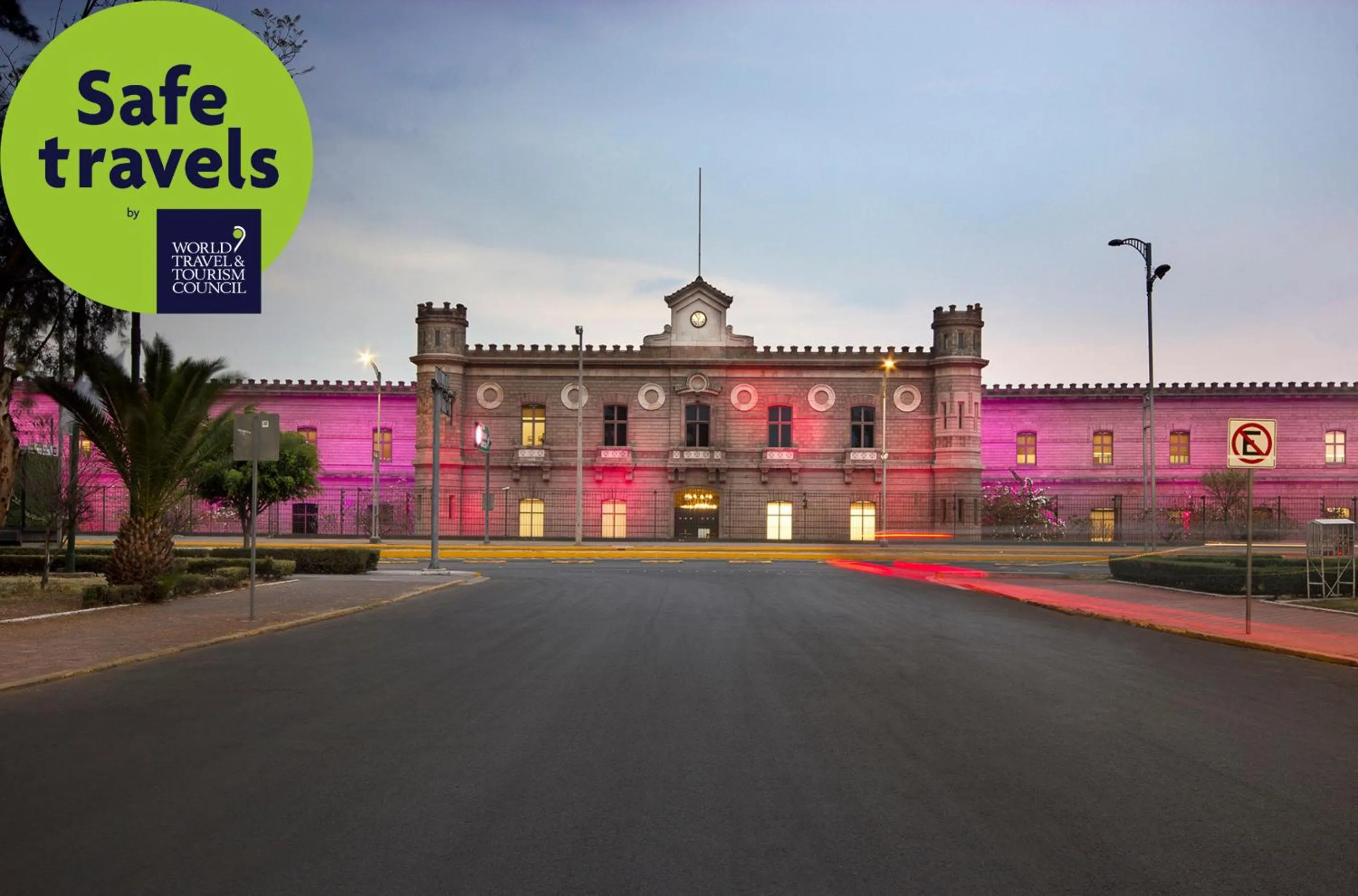 Nearby landmark in Hotel MX congreso CDMX, Trademark Collection by Wyndham