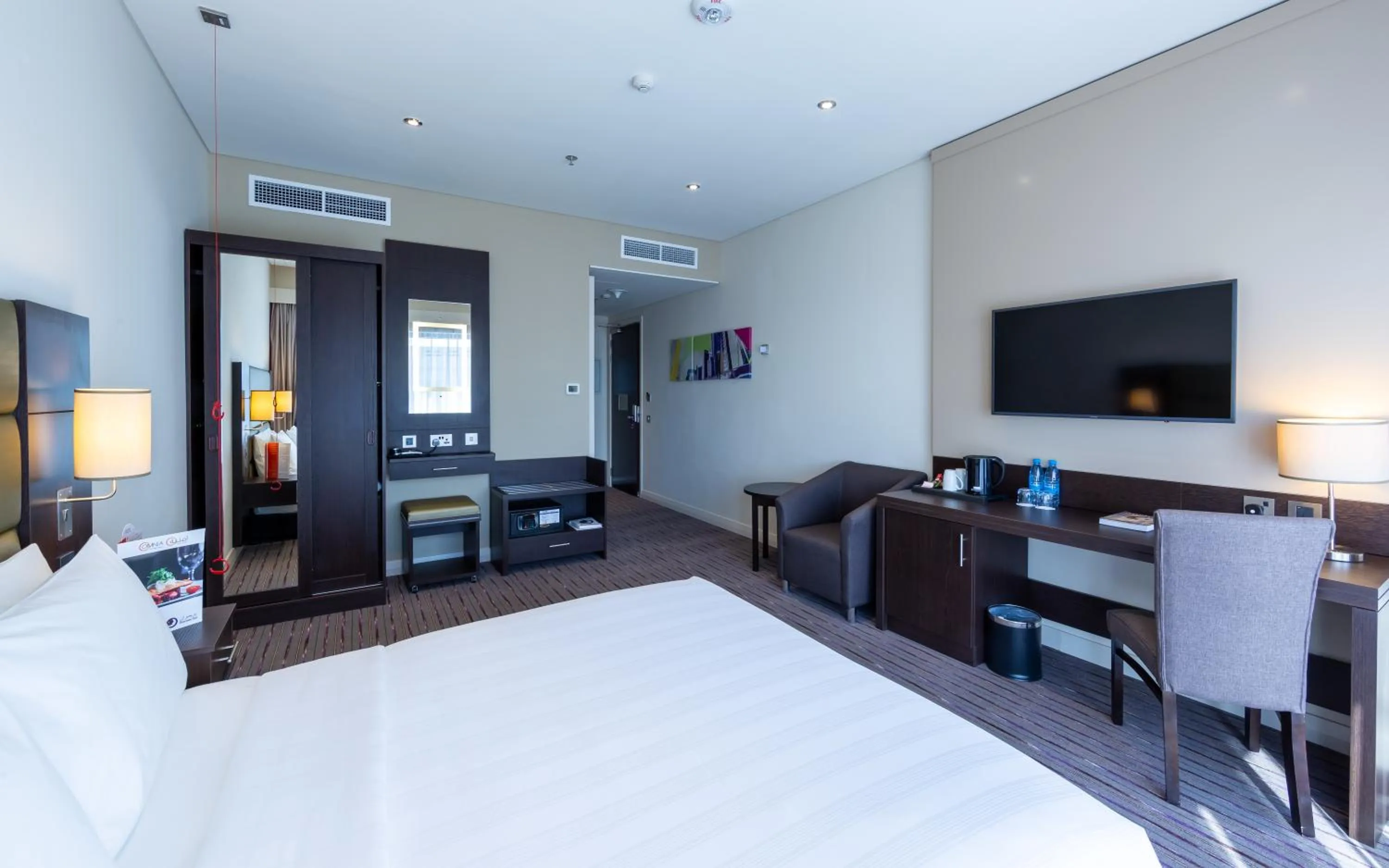 Coffee/tea facilities, Bed in Premier Inn Doha Airport