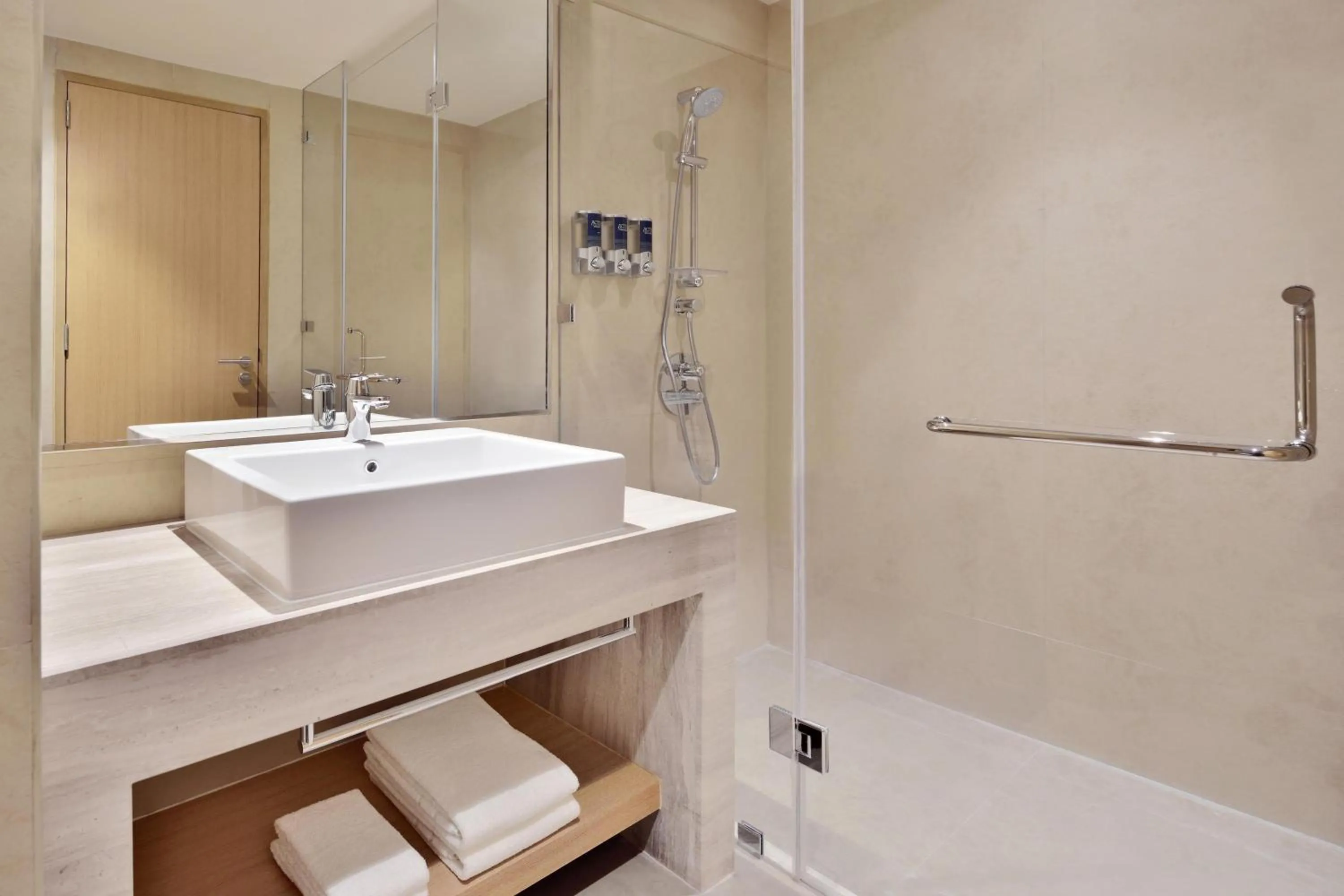 Bathroom in Four Points by Sheraton Kochi Infopark