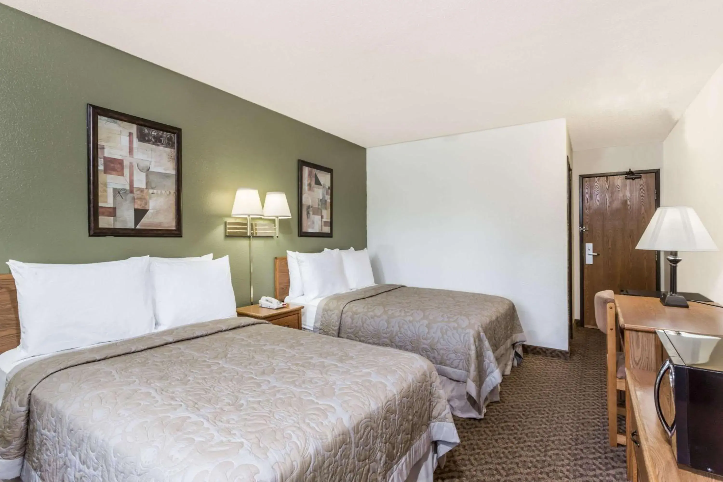 Deluxe Double Room with Two Double Beds - Non-Smoking in Super 8 by Wyndham Hampton Deluxe Double Room with Two Double Beds - Non-Smoking in Super 8 by Wyndham Hampton