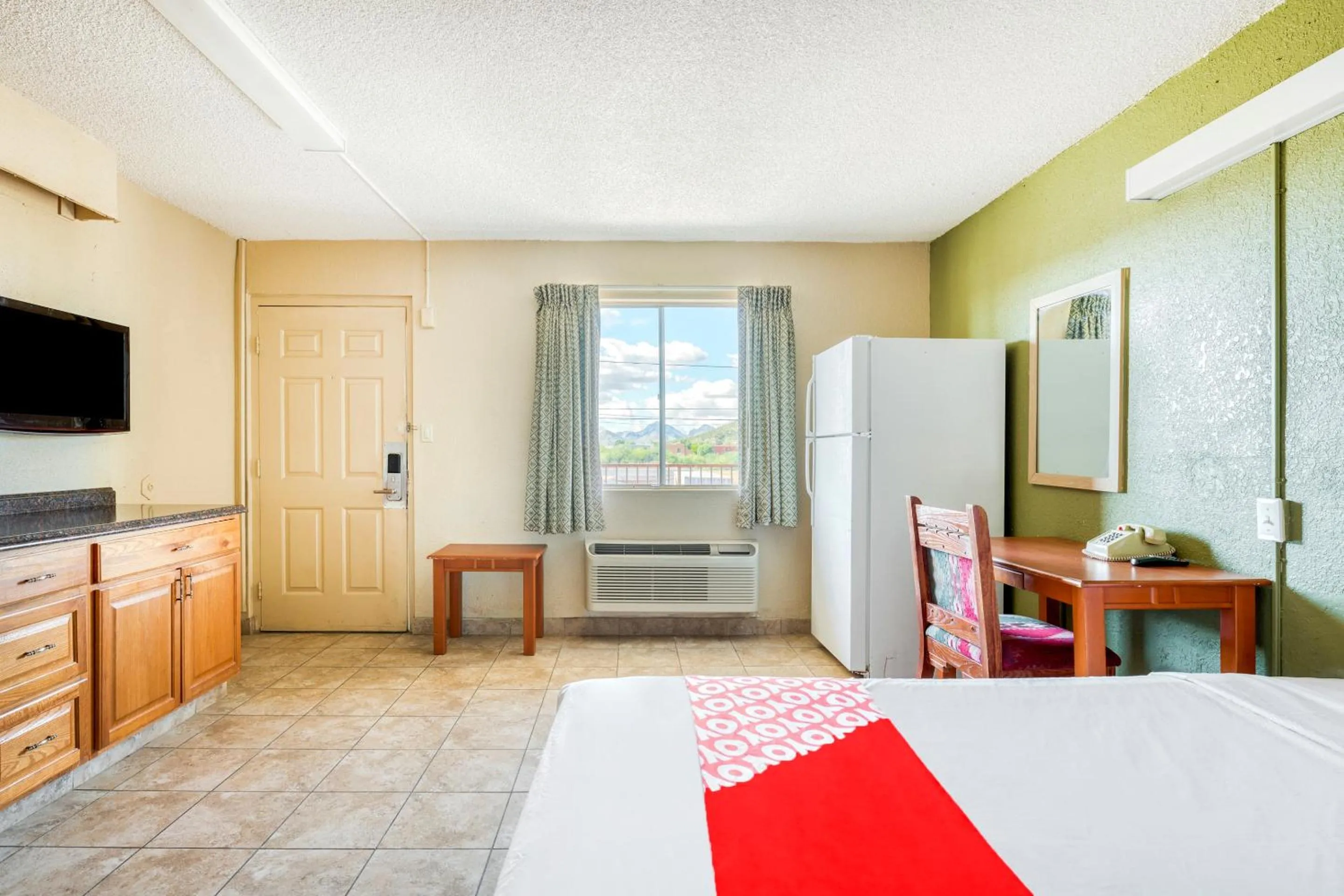 Bedroom, Room Photo in OYO Hotel Tucson Downtown