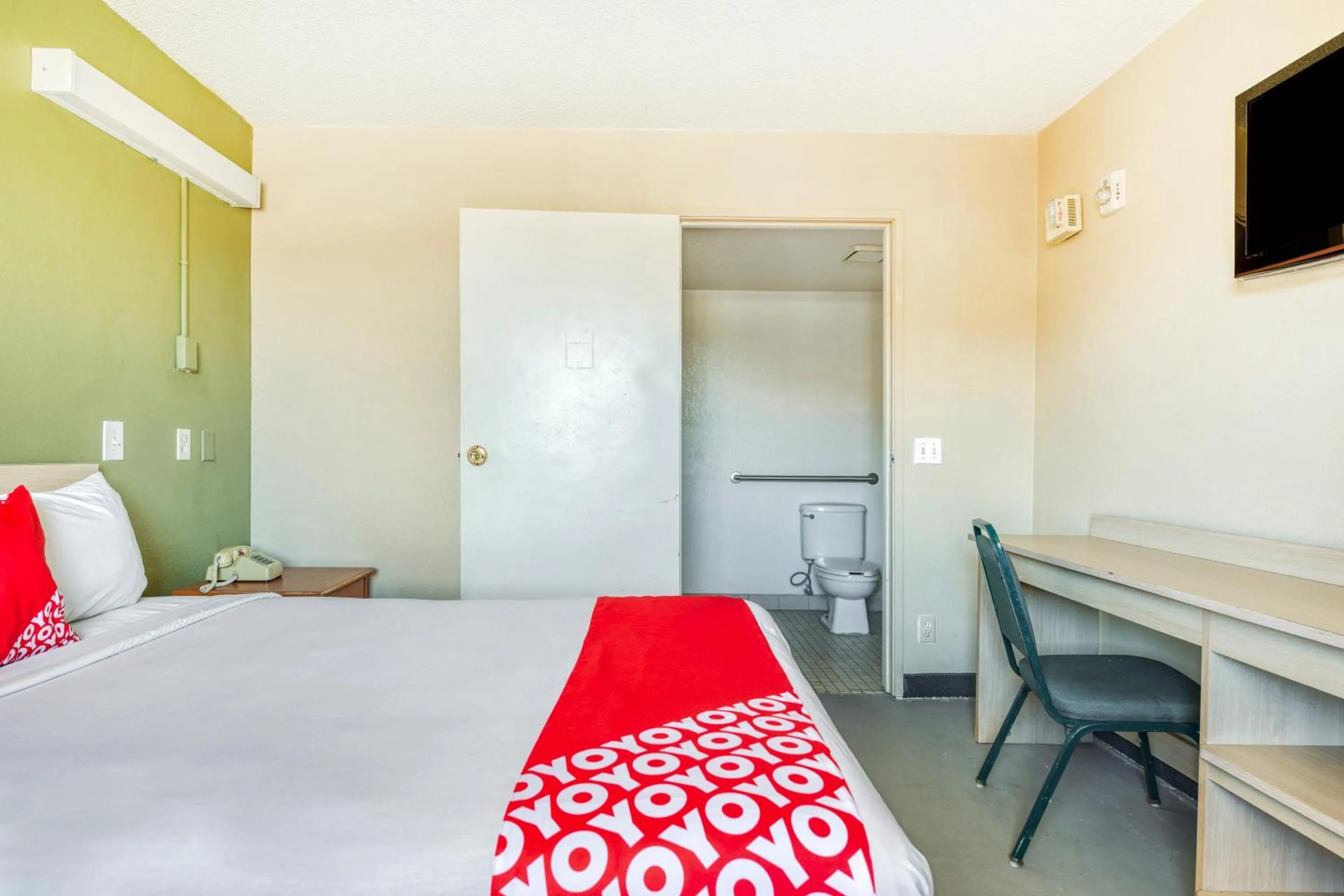 Bedroom, Room Photo in OYO Hotel Tucson Downtown