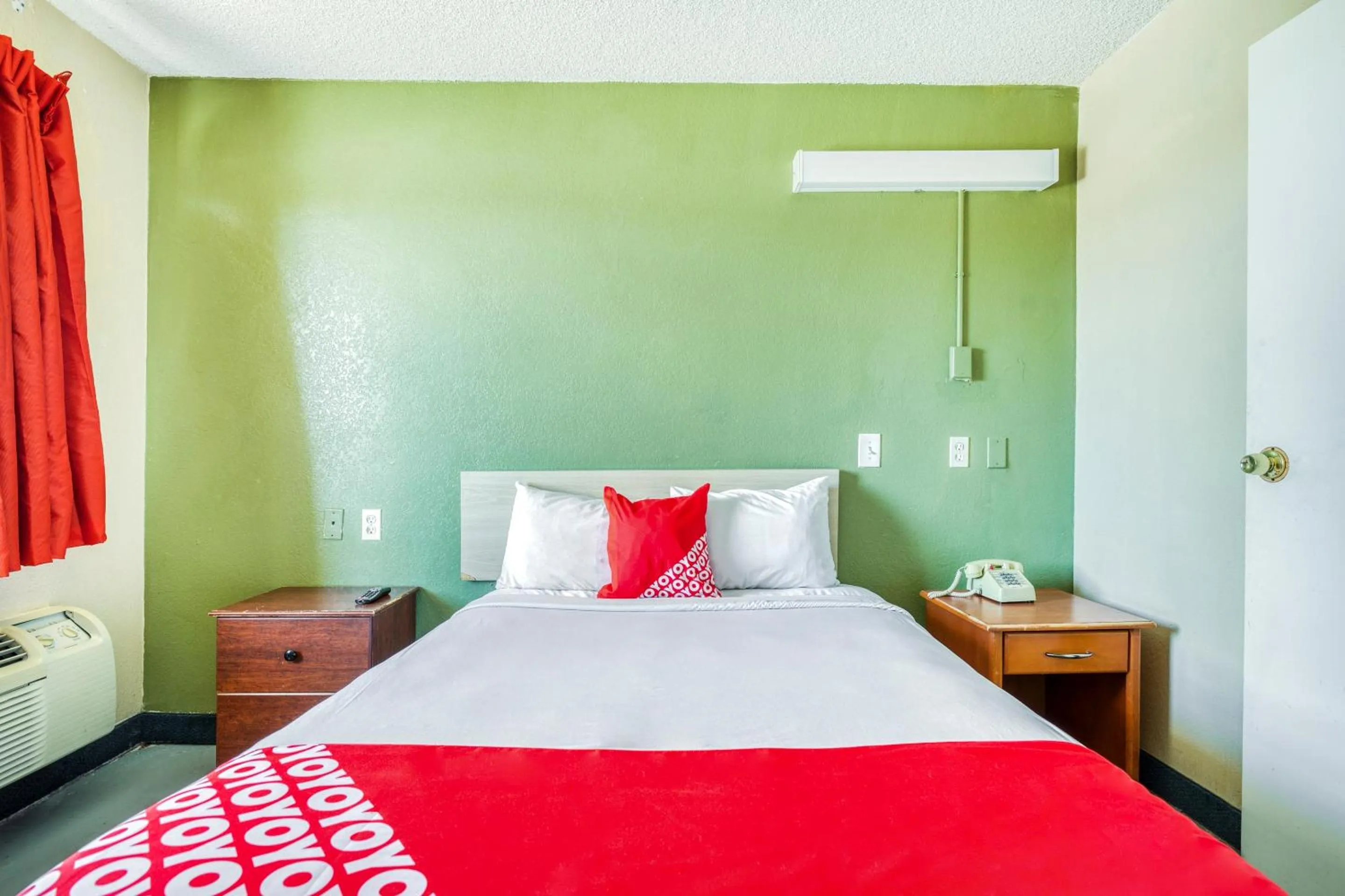 Bedroom, Room Photo in OYO Hotel Tucson Downtown