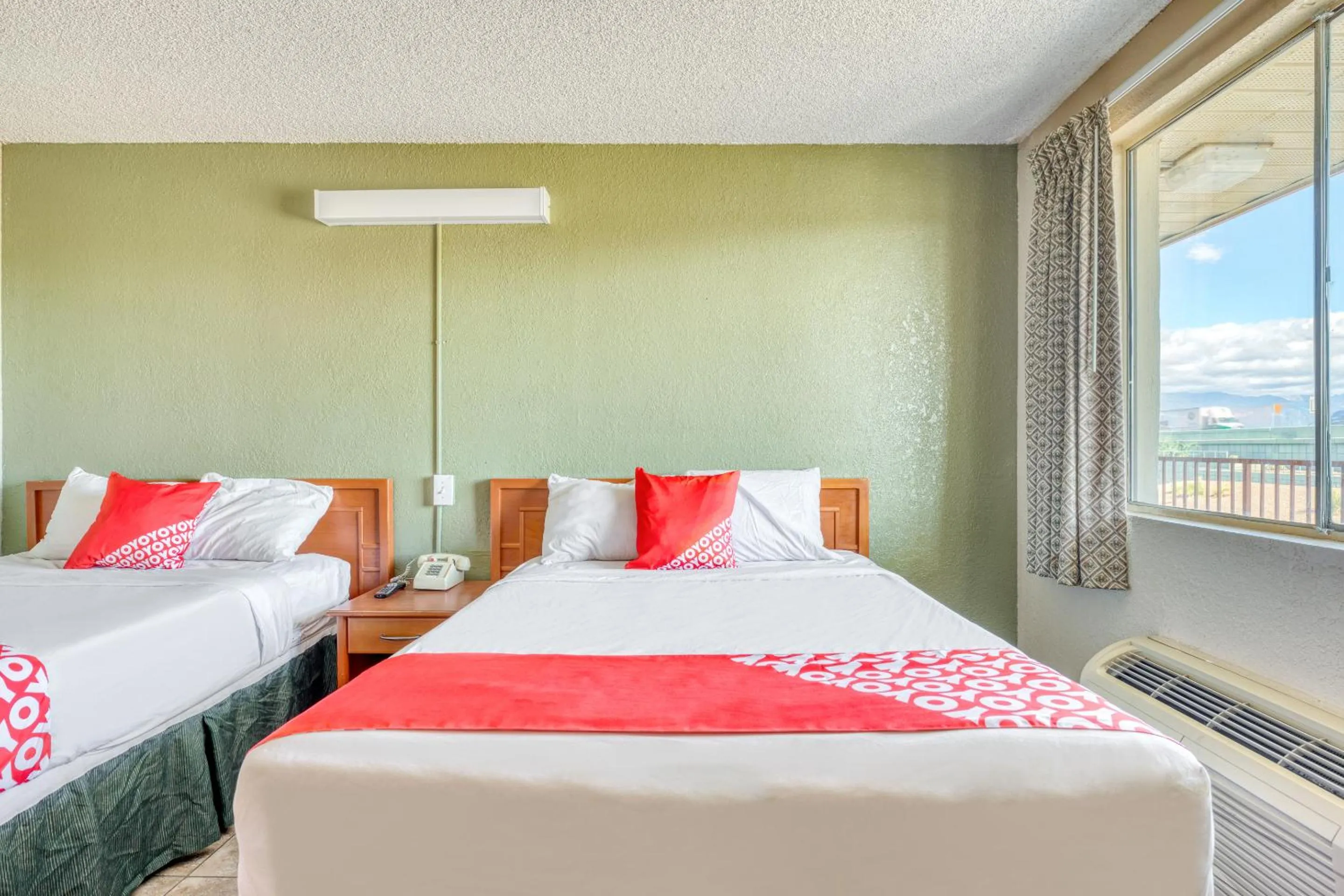 Bedroom in OYO Hotel Tucson Downtown