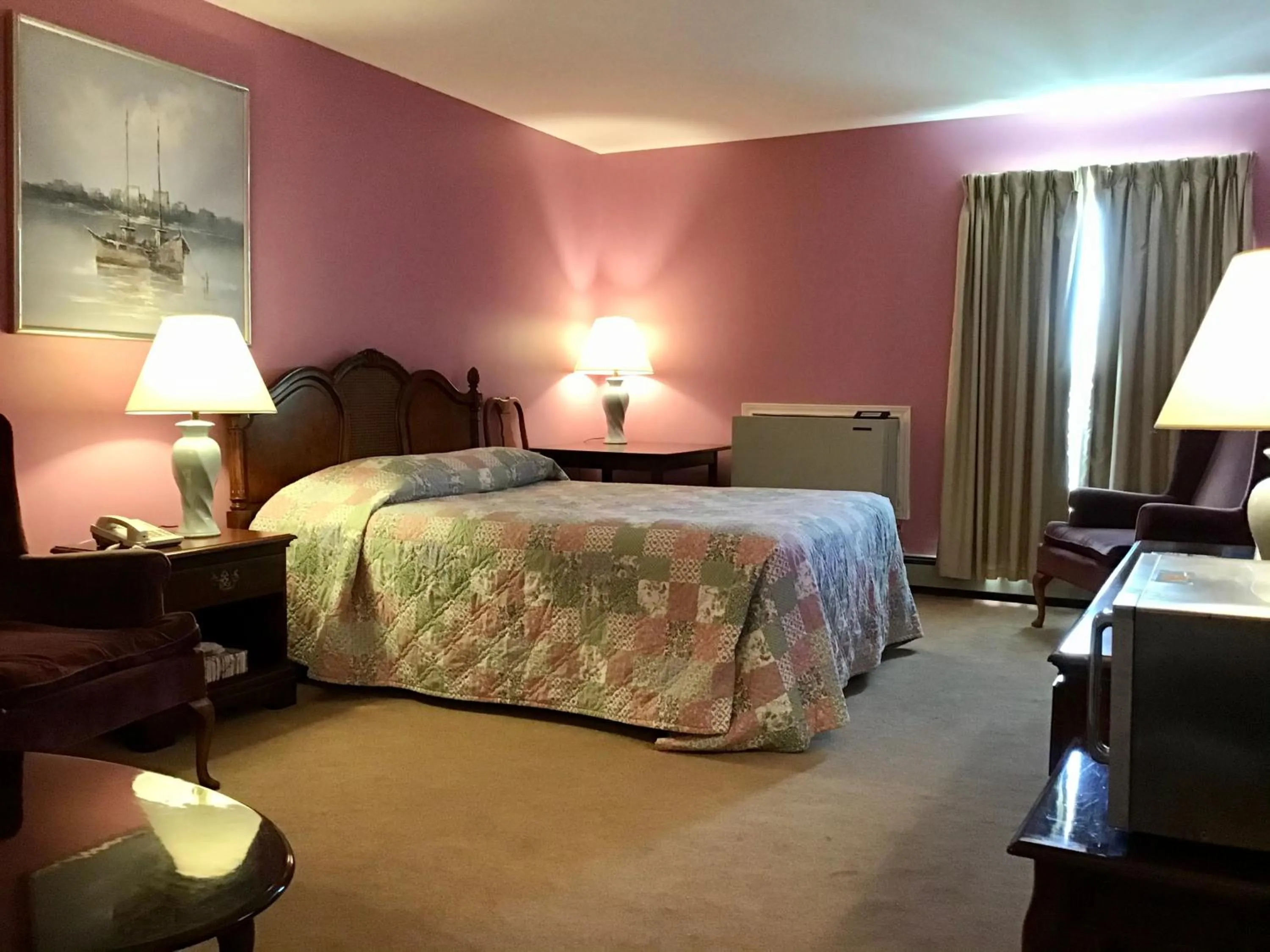 Bed in Rollo Bay Inn