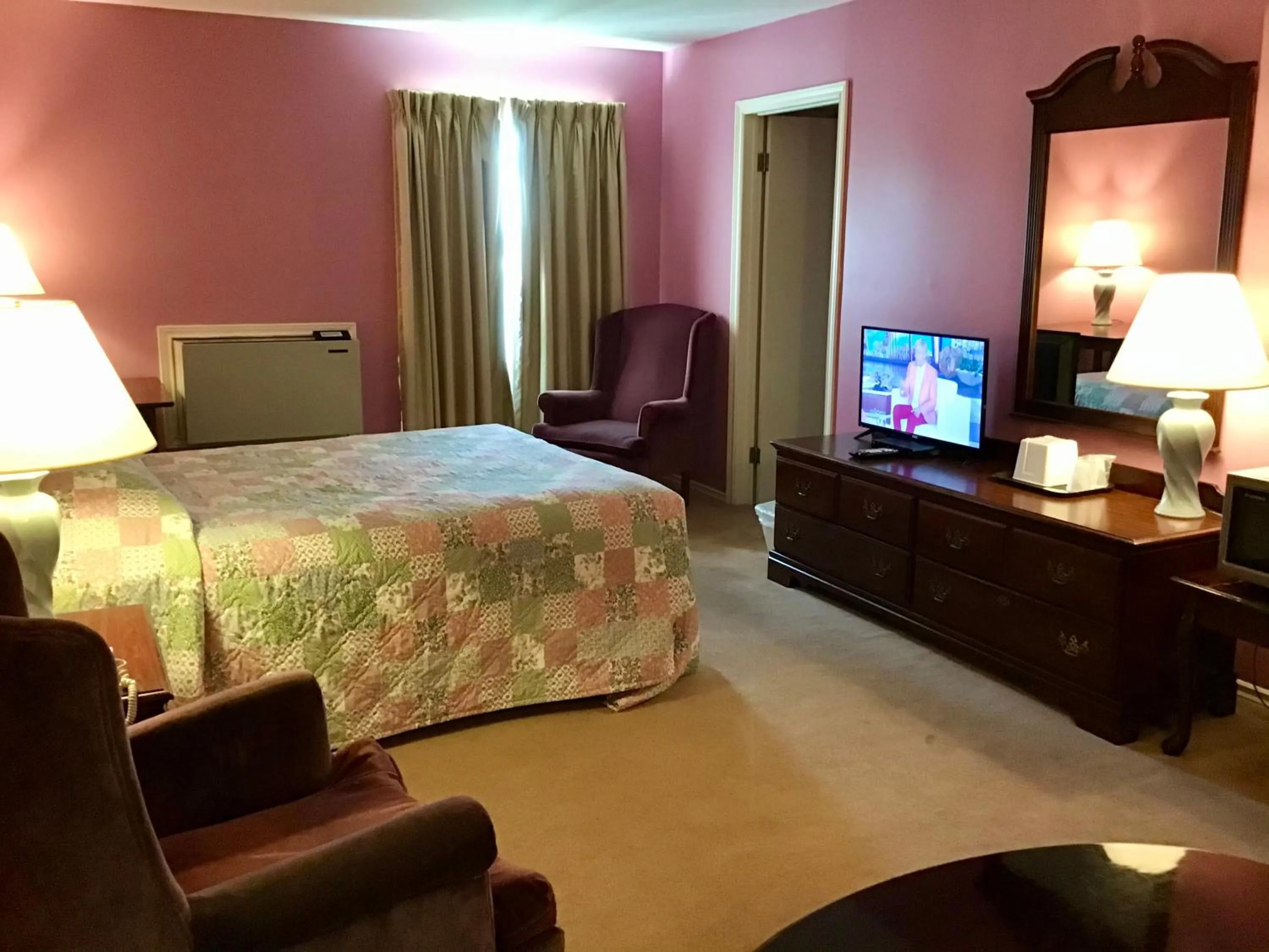 Bed in Rollo Bay Inn