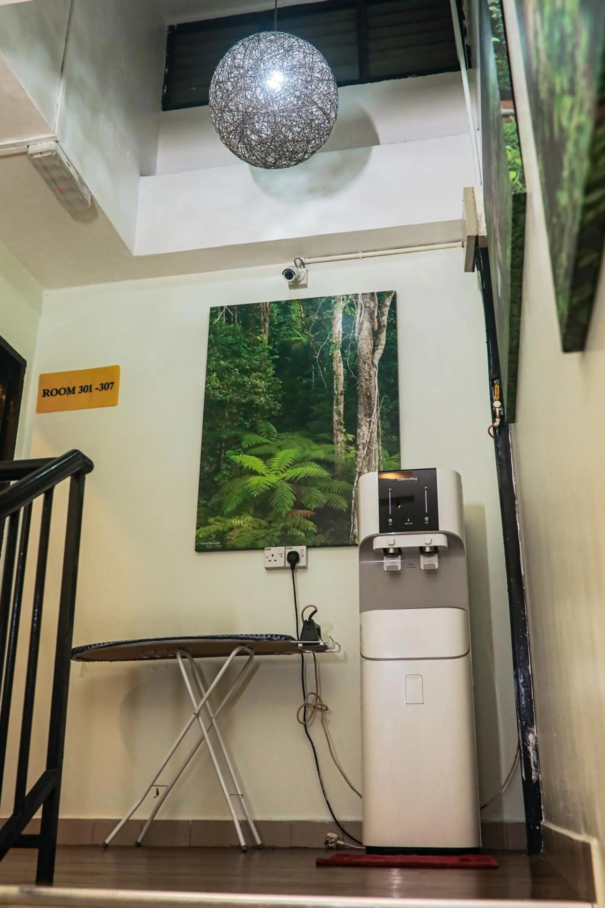 flat iron in Highlanders Hotel