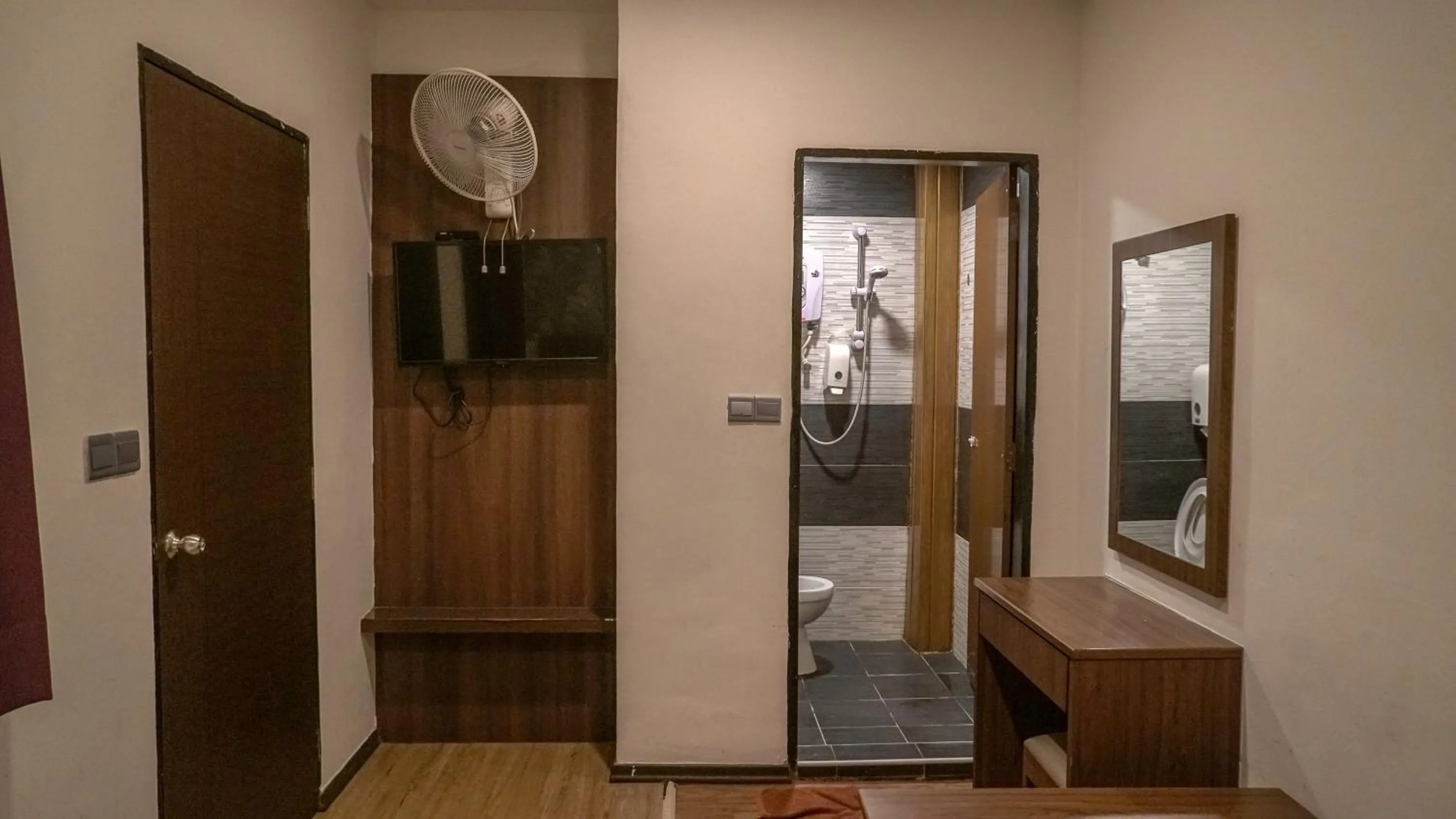 TV and multimedia in Highlanders Hotel