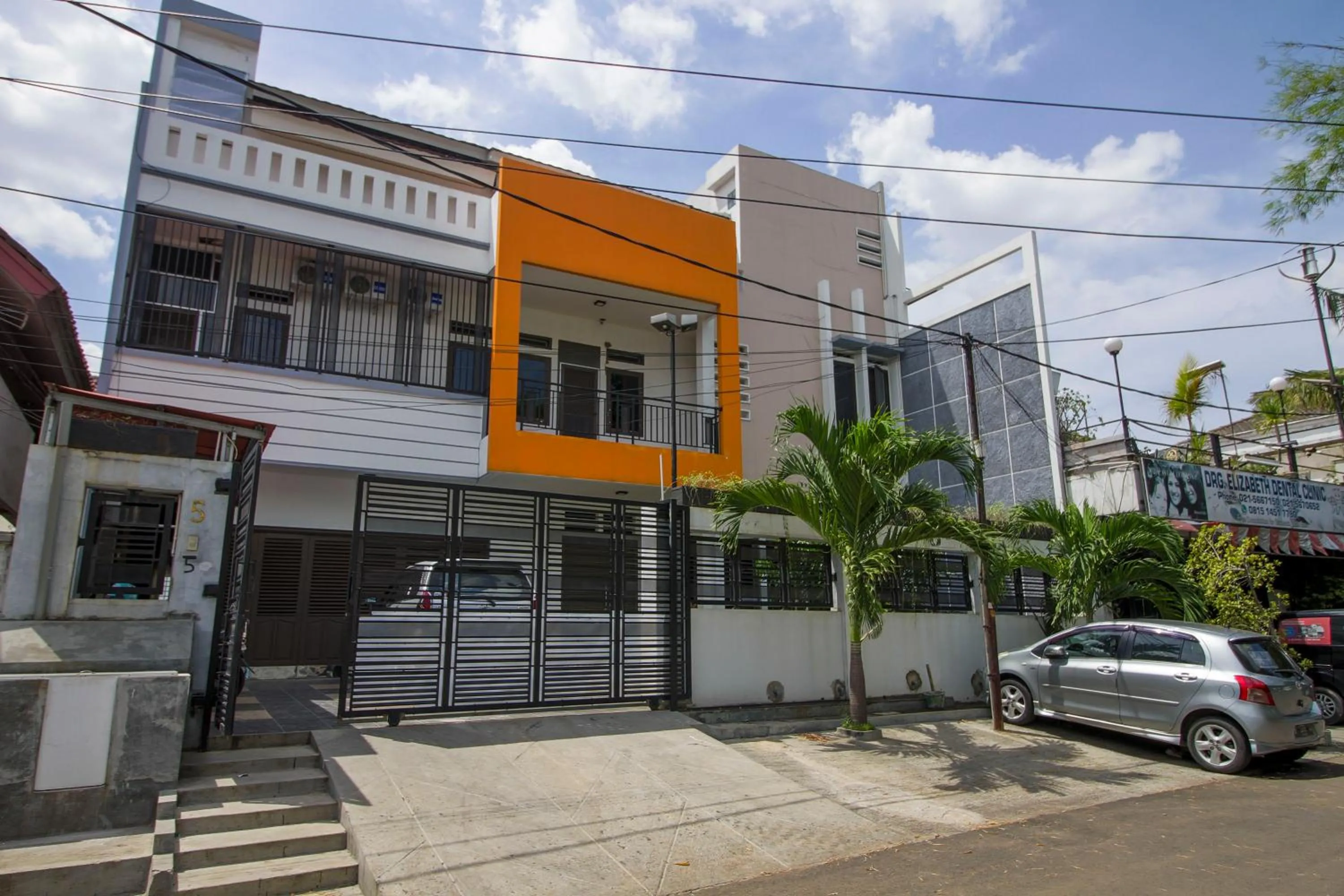 Property building in RedDoorz @ Tanjung Duren