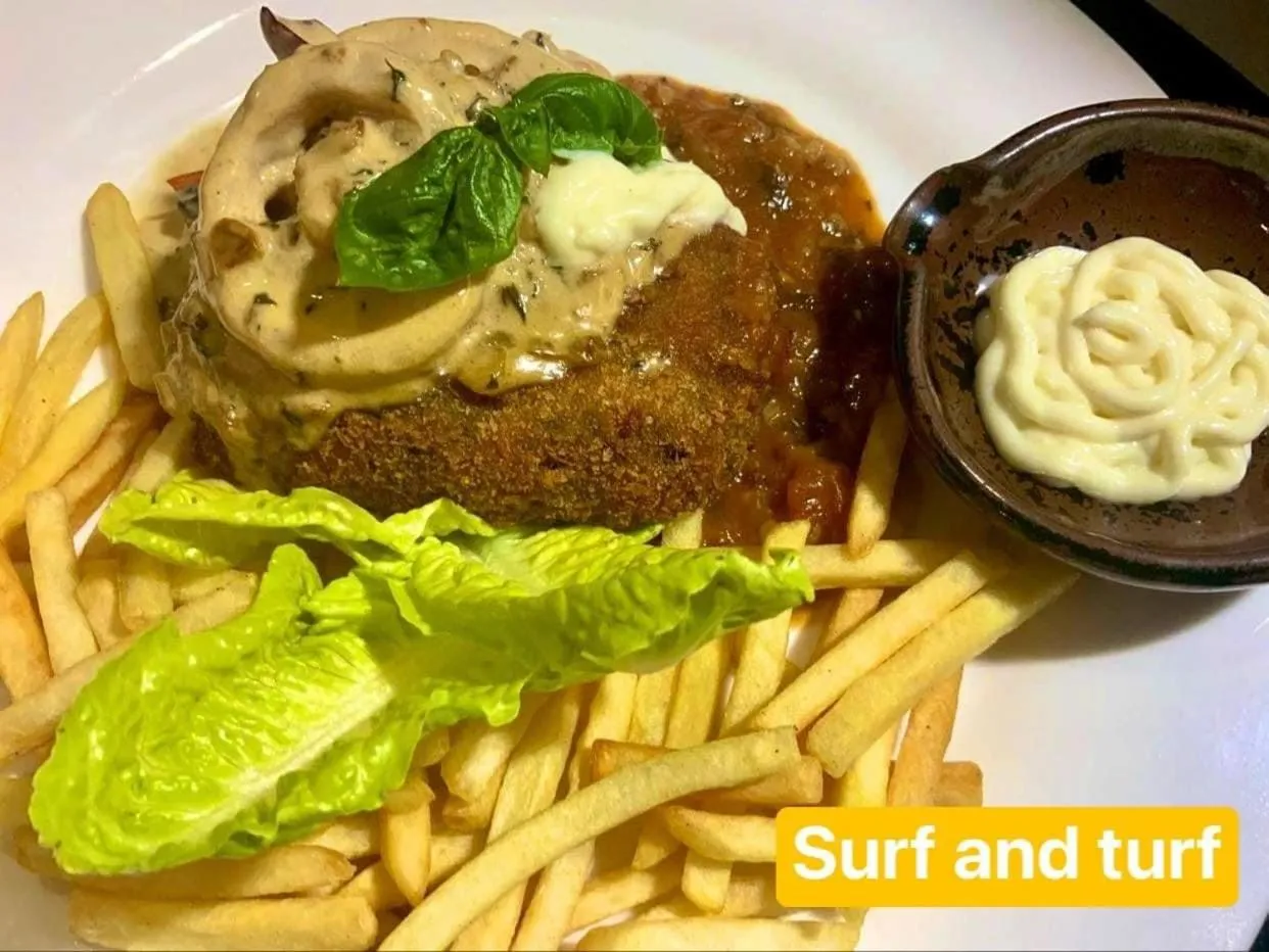 Restaurant/places to eat in Playa Alegre Beach Resort & Restaurant