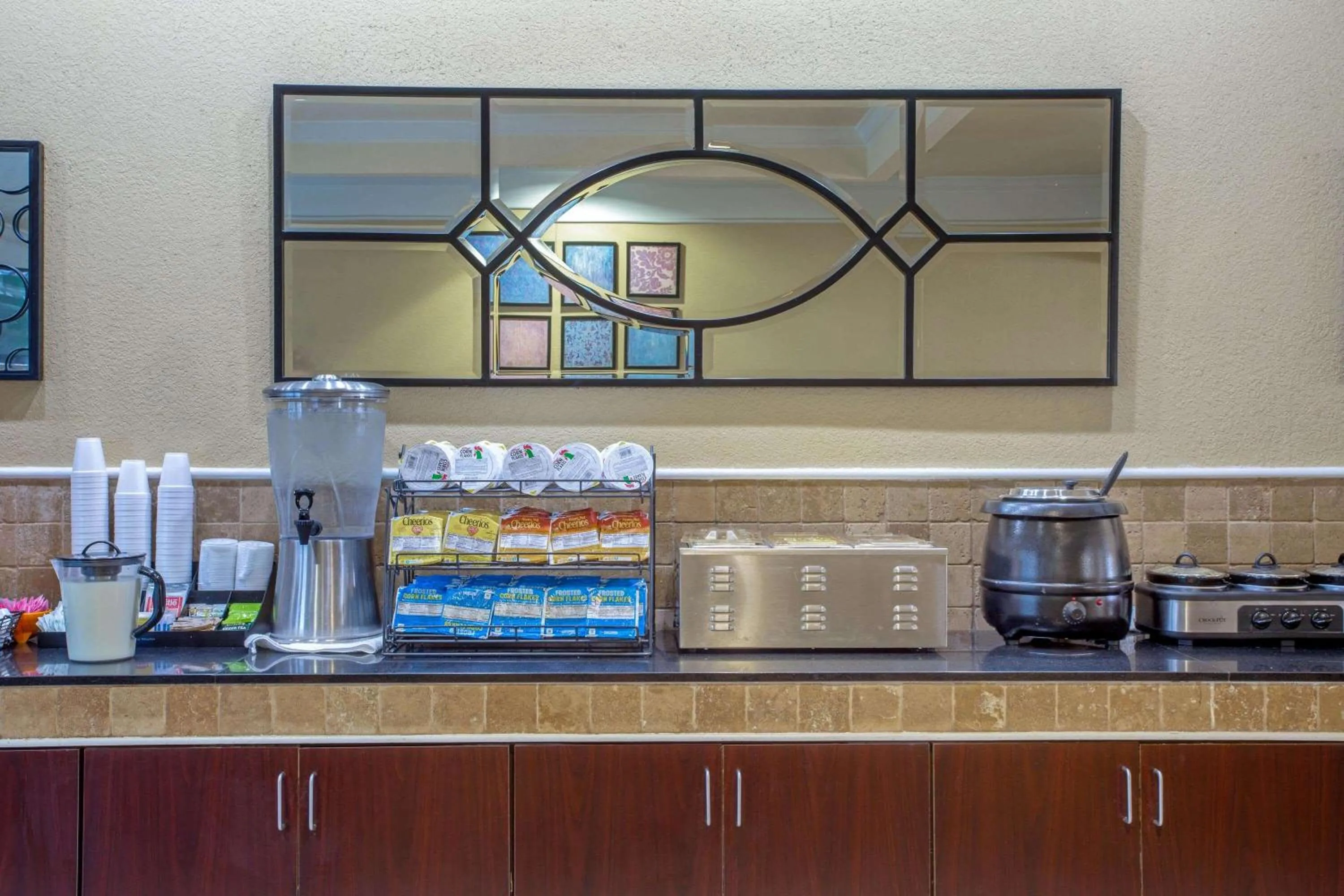 Restaurant/places to eat in Stay Express Inn & Suites - Mobile, AL