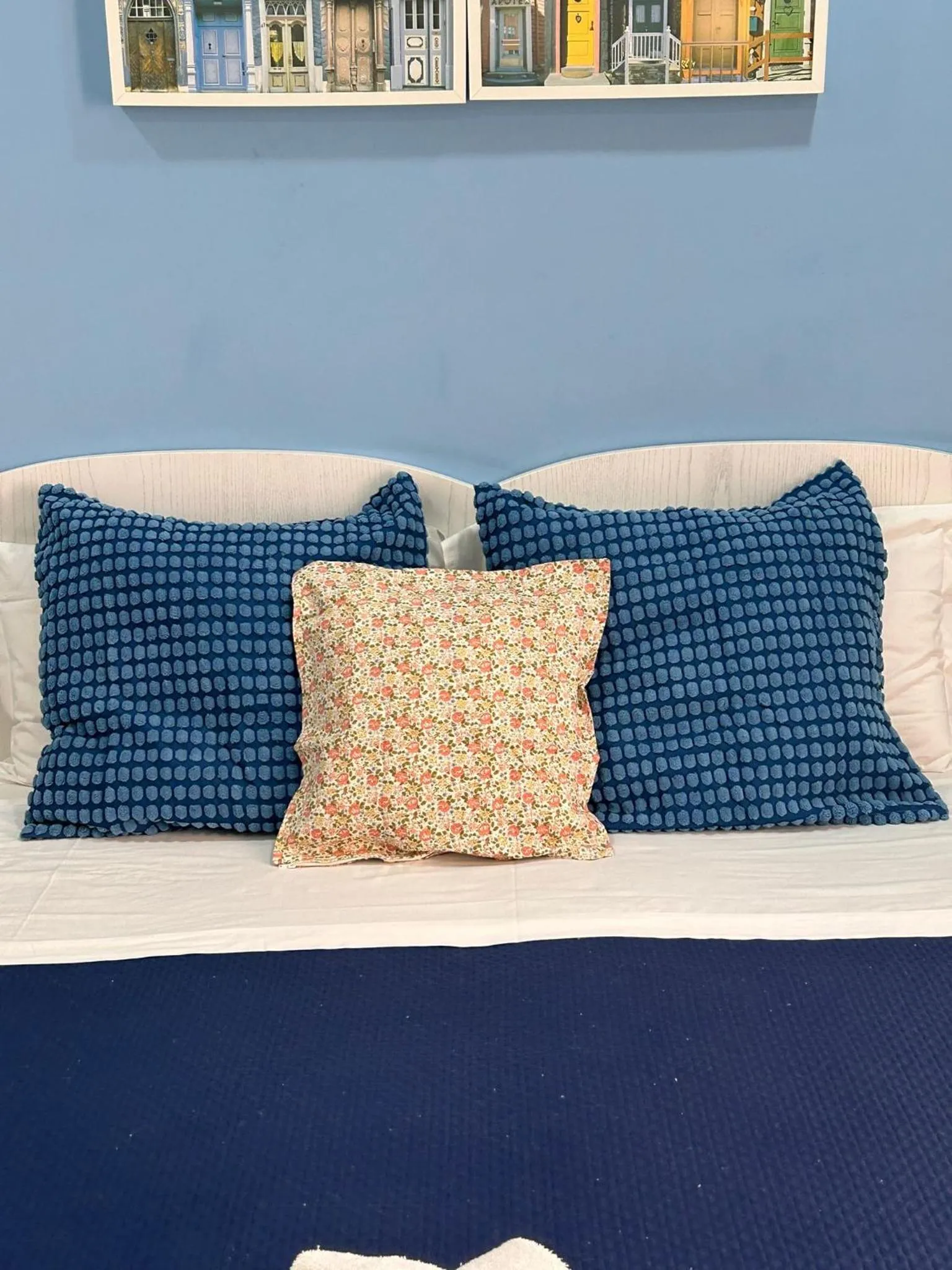 Decorative detail, Bed in ARIEL B&B