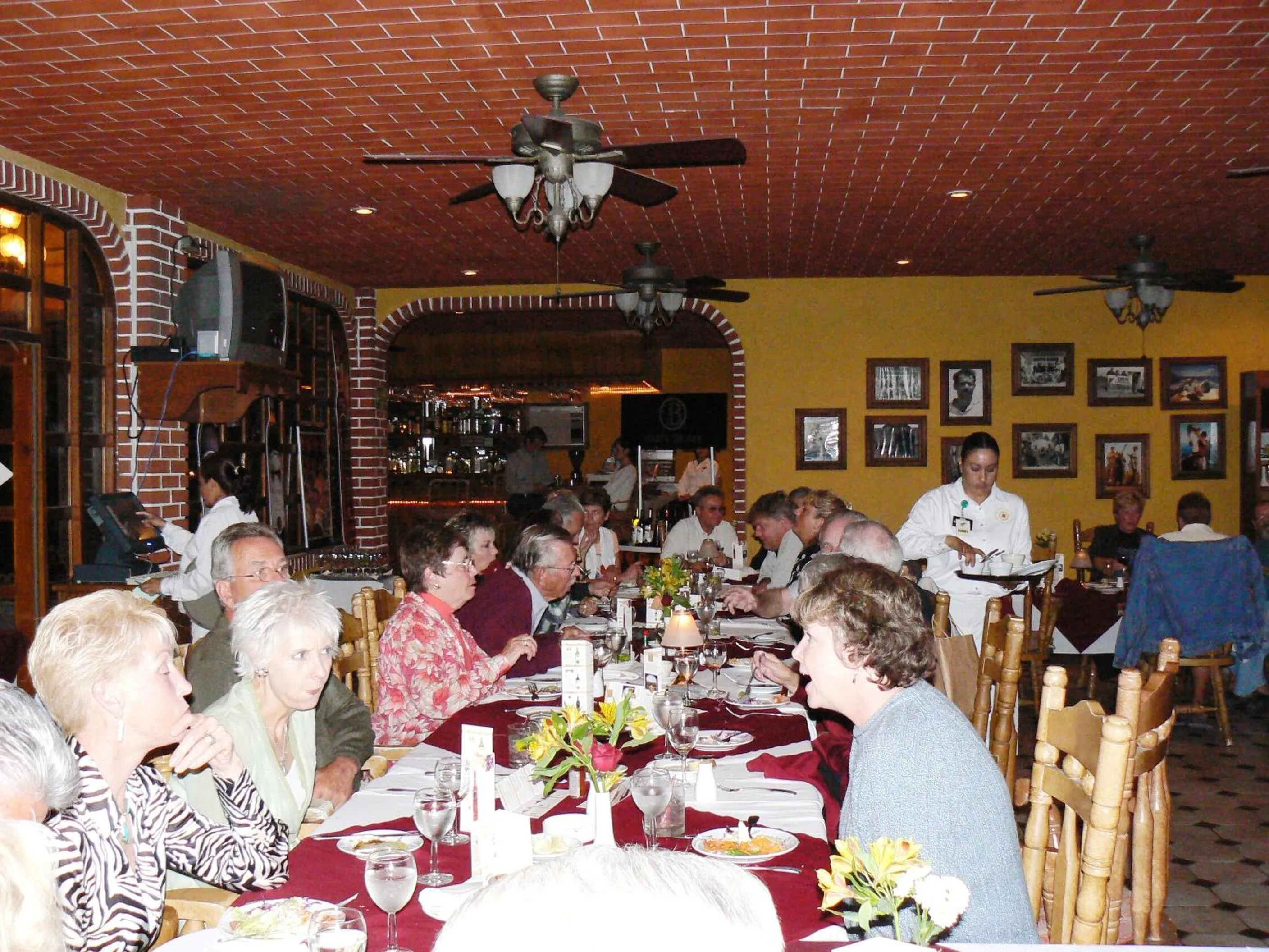Restaurant/places to eat in Hotel La Hacienda de la Langosta Roja