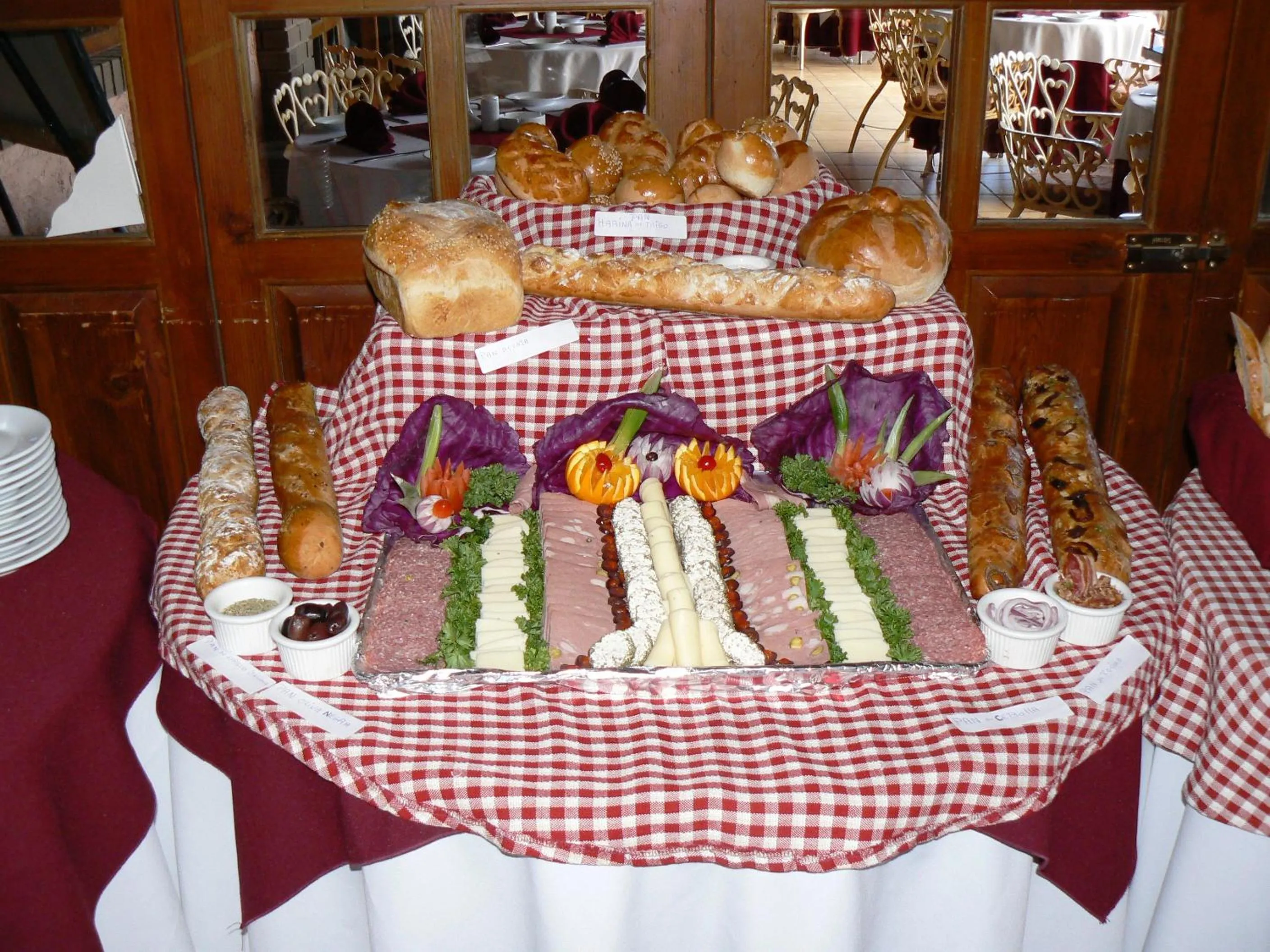 Food and drinks in Hotel La Hacienda de la Langosta Roja