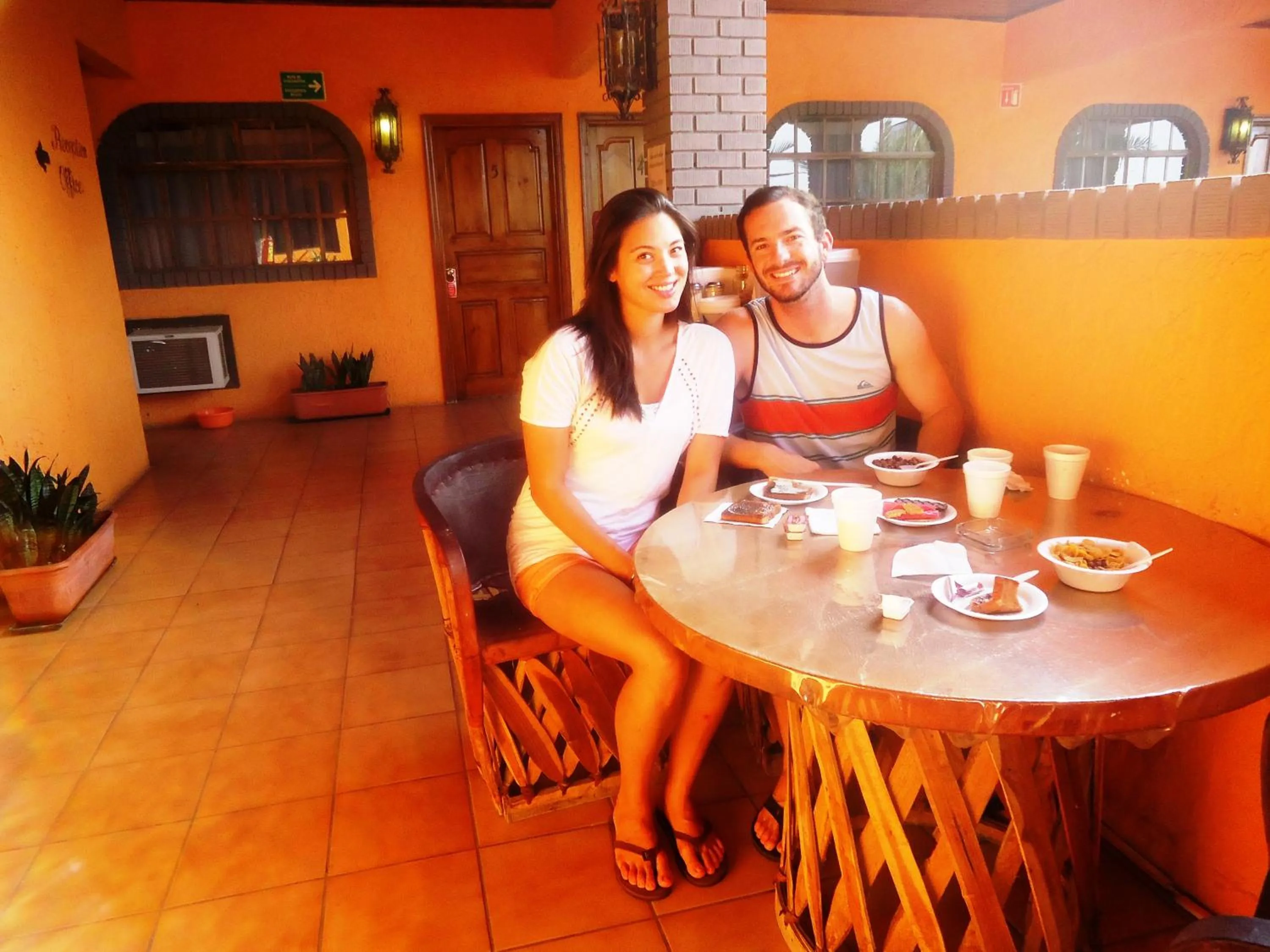 People in Hotel La Hacienda de la Langosta Roja