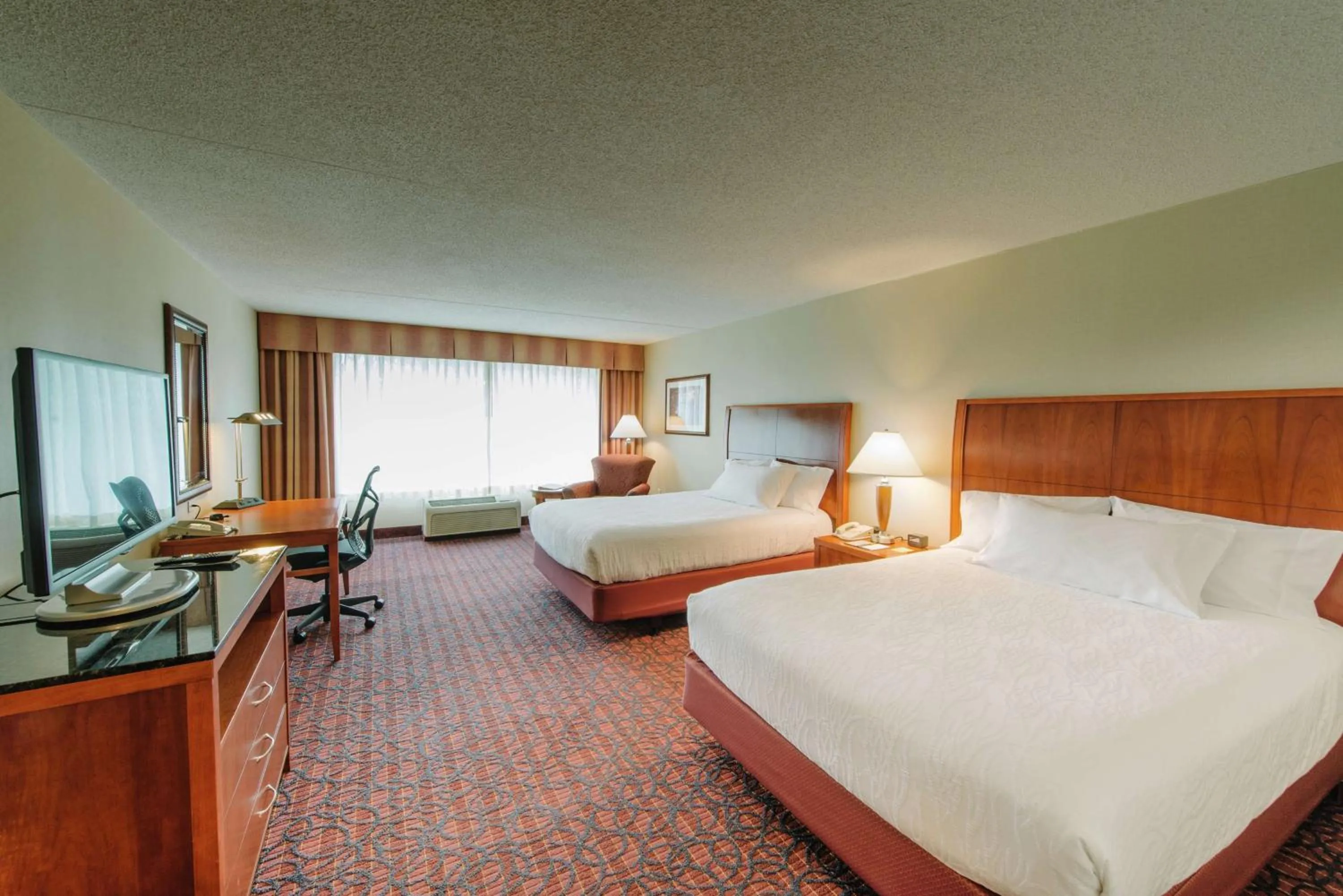 Bedroom, Bed in Hilton Garden Inn Manchester Downtown