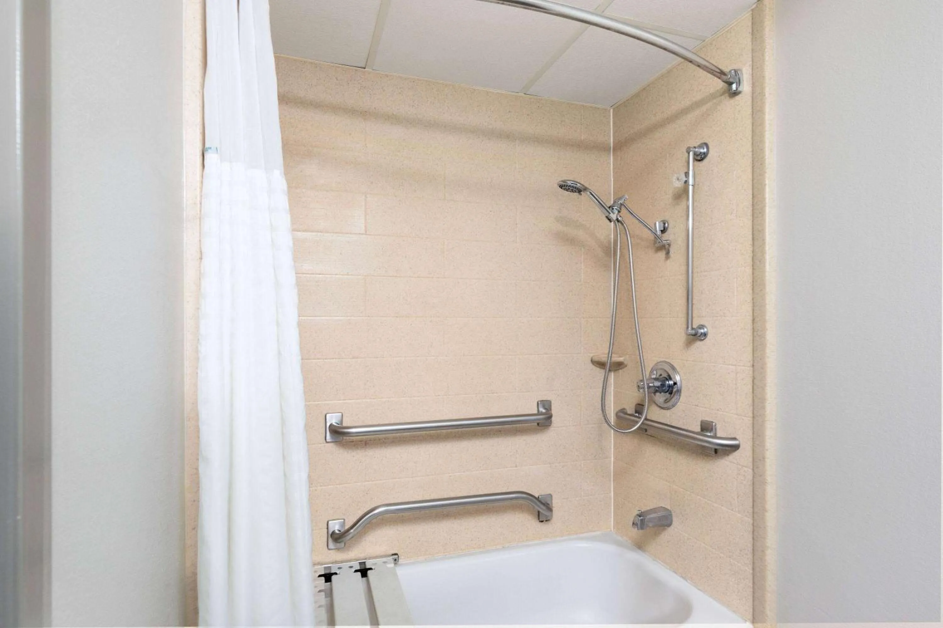 Bathroom in Days Inn by Wyndham Clarksville North EXIT 4