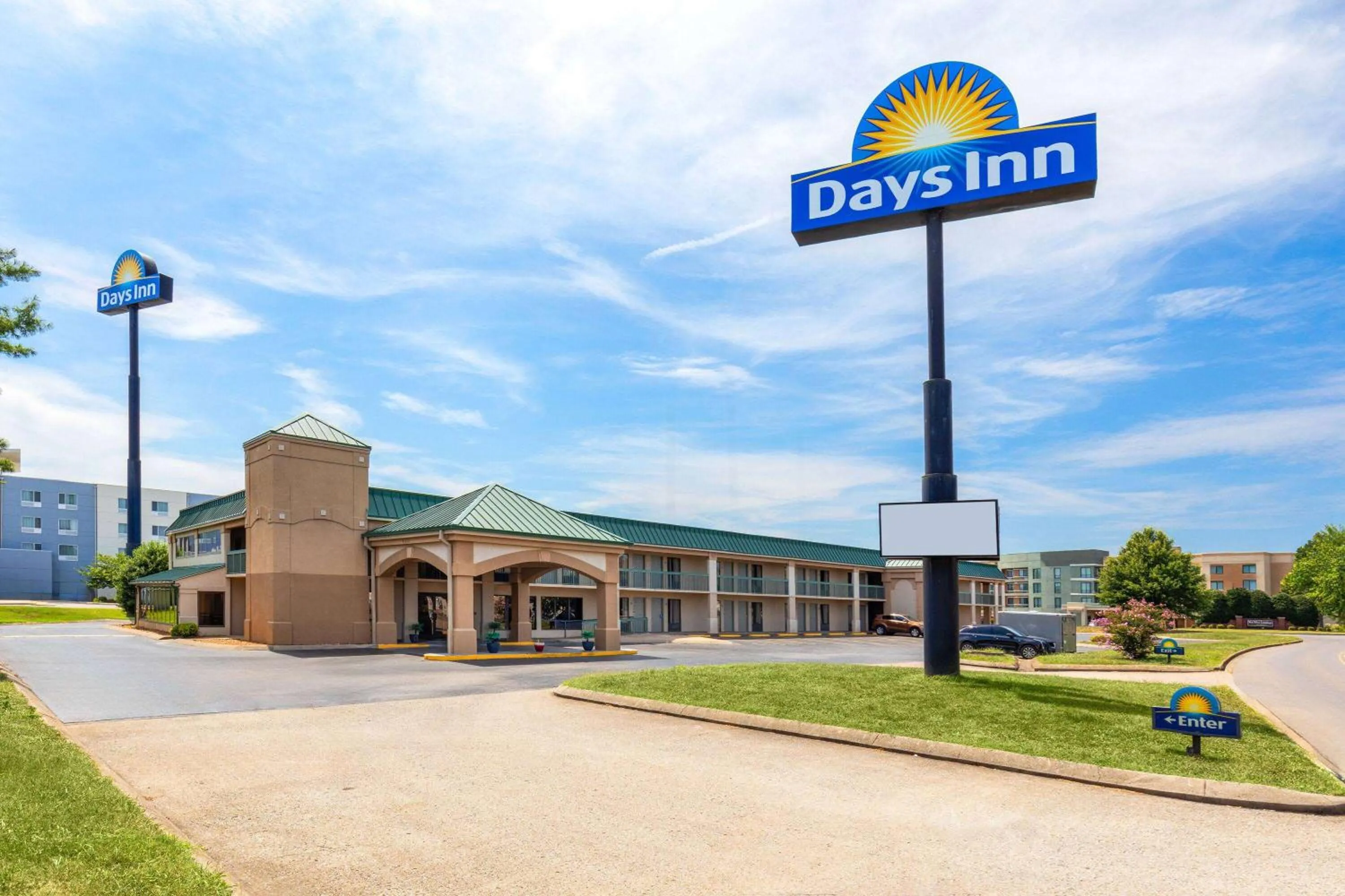 Property building in Days Inn by Wyndham Clarksville North EXIT 4