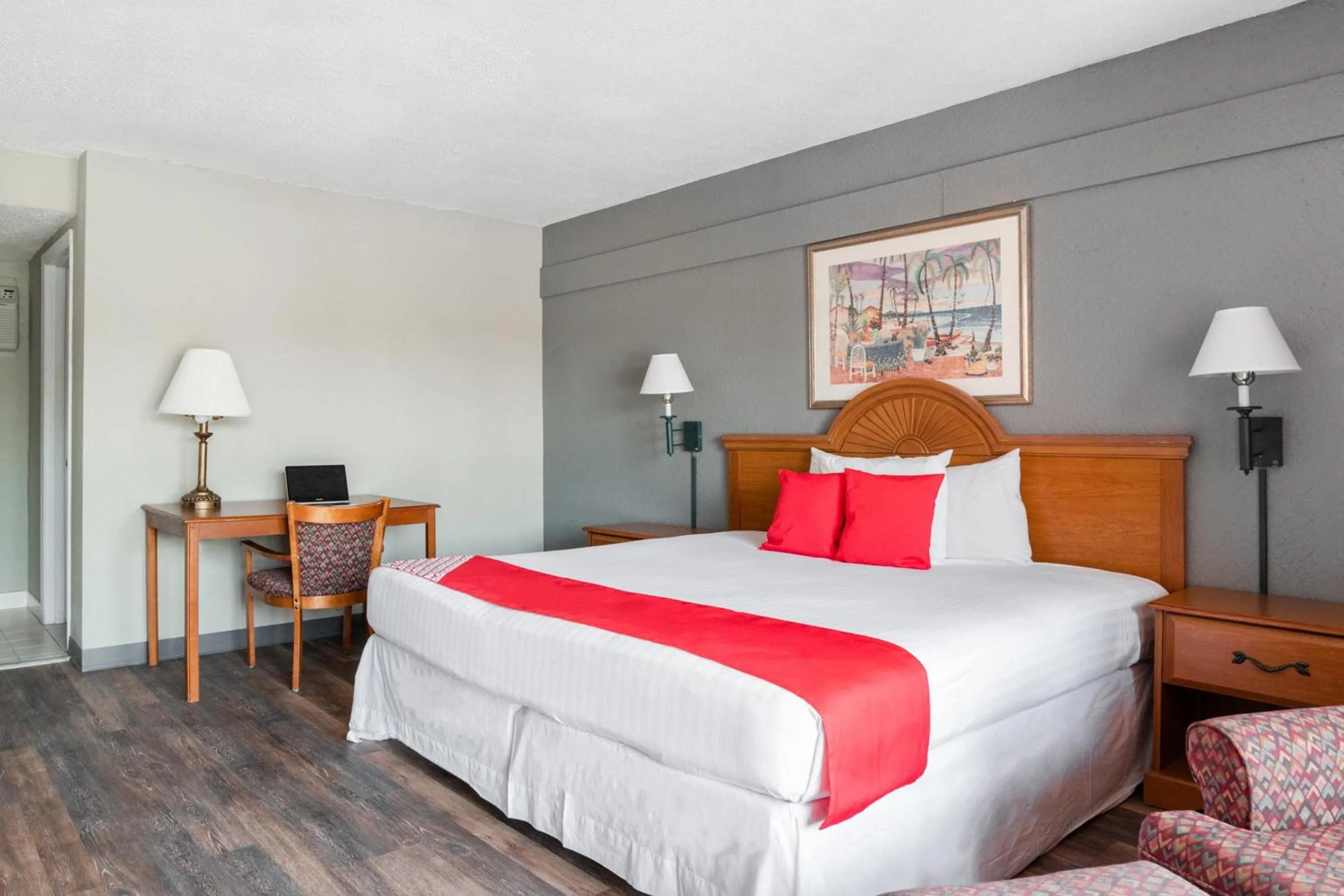 Bedroom, Bed in OYO Hotel Mustang Silver Spring FL