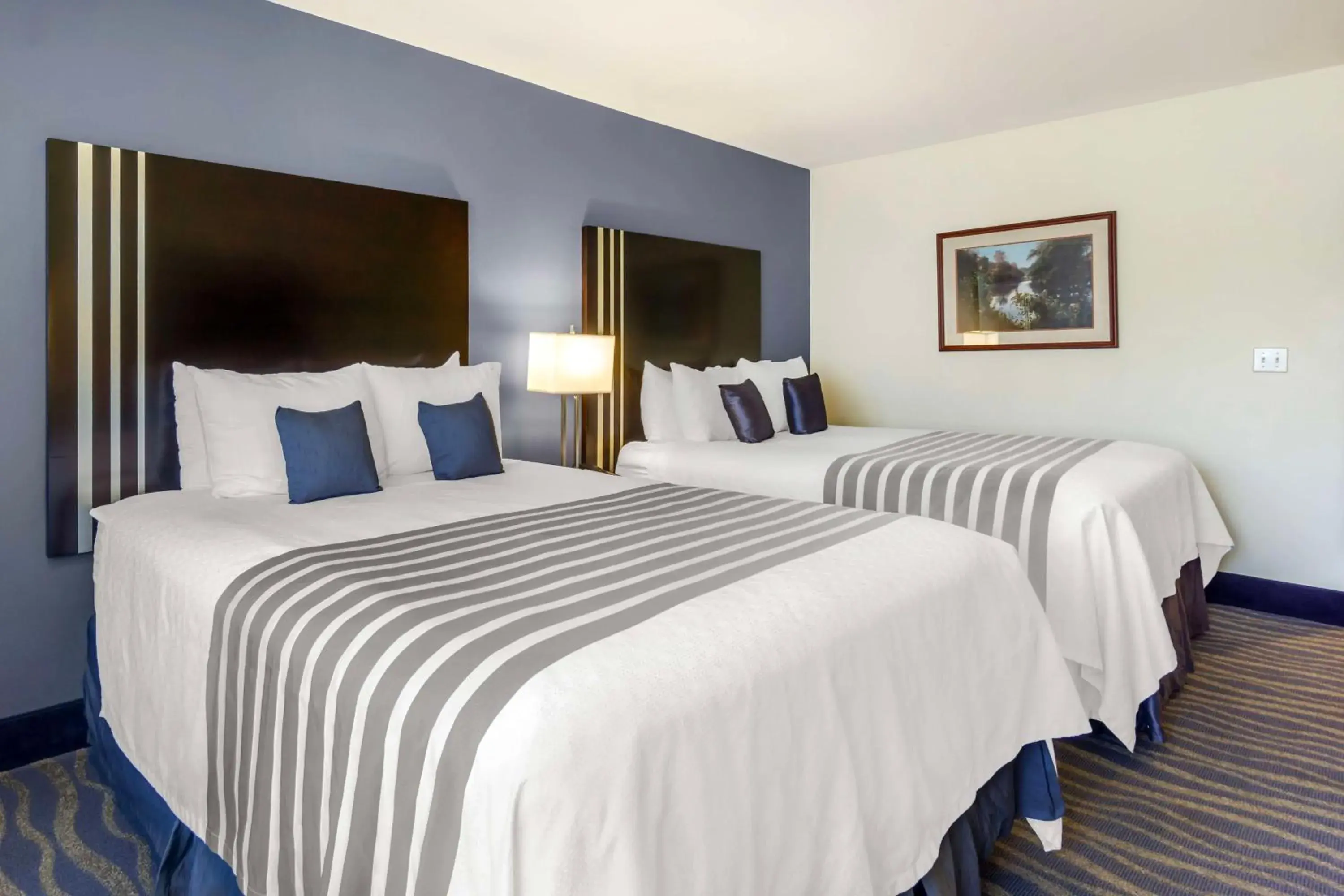 Queen Room with Two Queen Beds and Mobility Accessible Tub - Non-Smoking in Best Western Plus Edmonds Harbor Inn Queen Room with Two Queen Beds and Mobility Accessible Tub - Non-Smoking in Best Western Plus Edmonds Harbor Inn