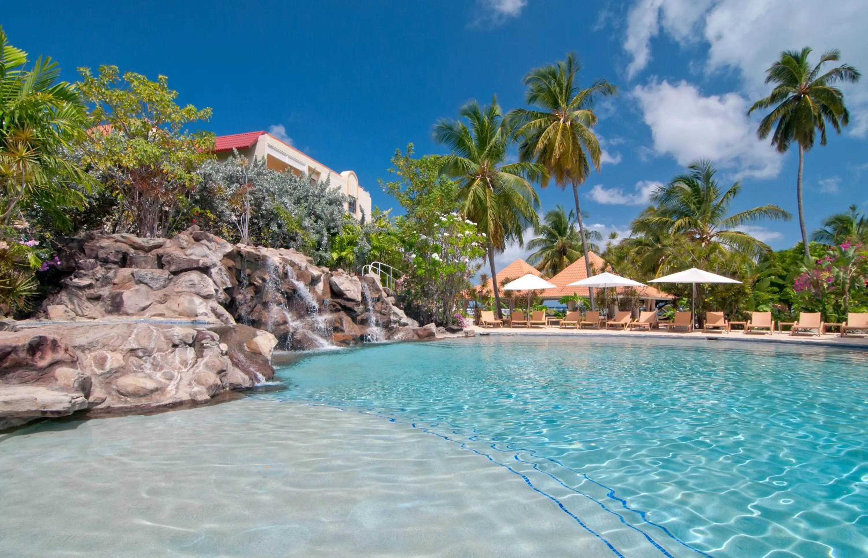 Swimming pool in Radisson Grenada Beach Resort