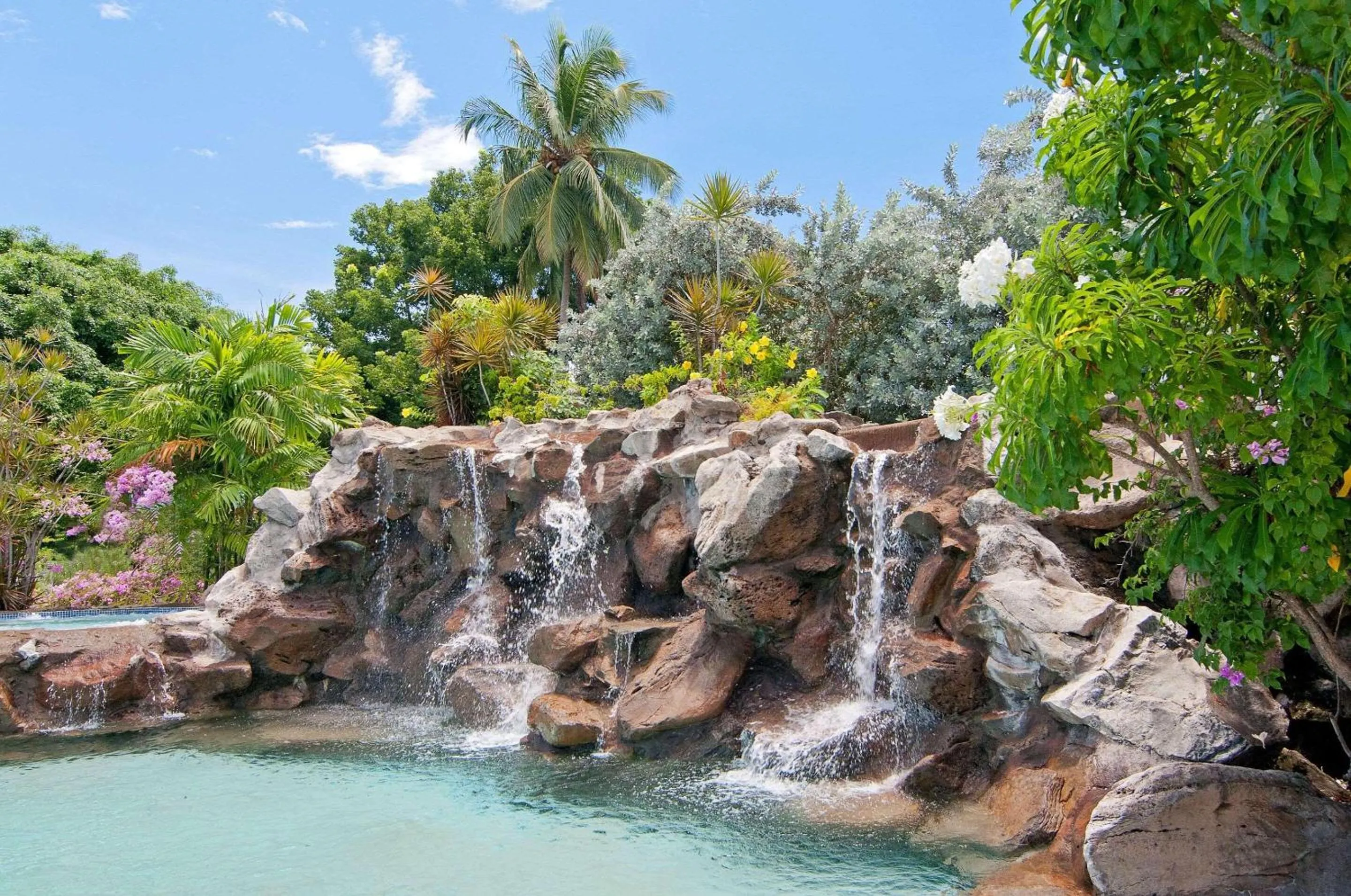 Swimming pool in Radisson Grenada Beach Resort