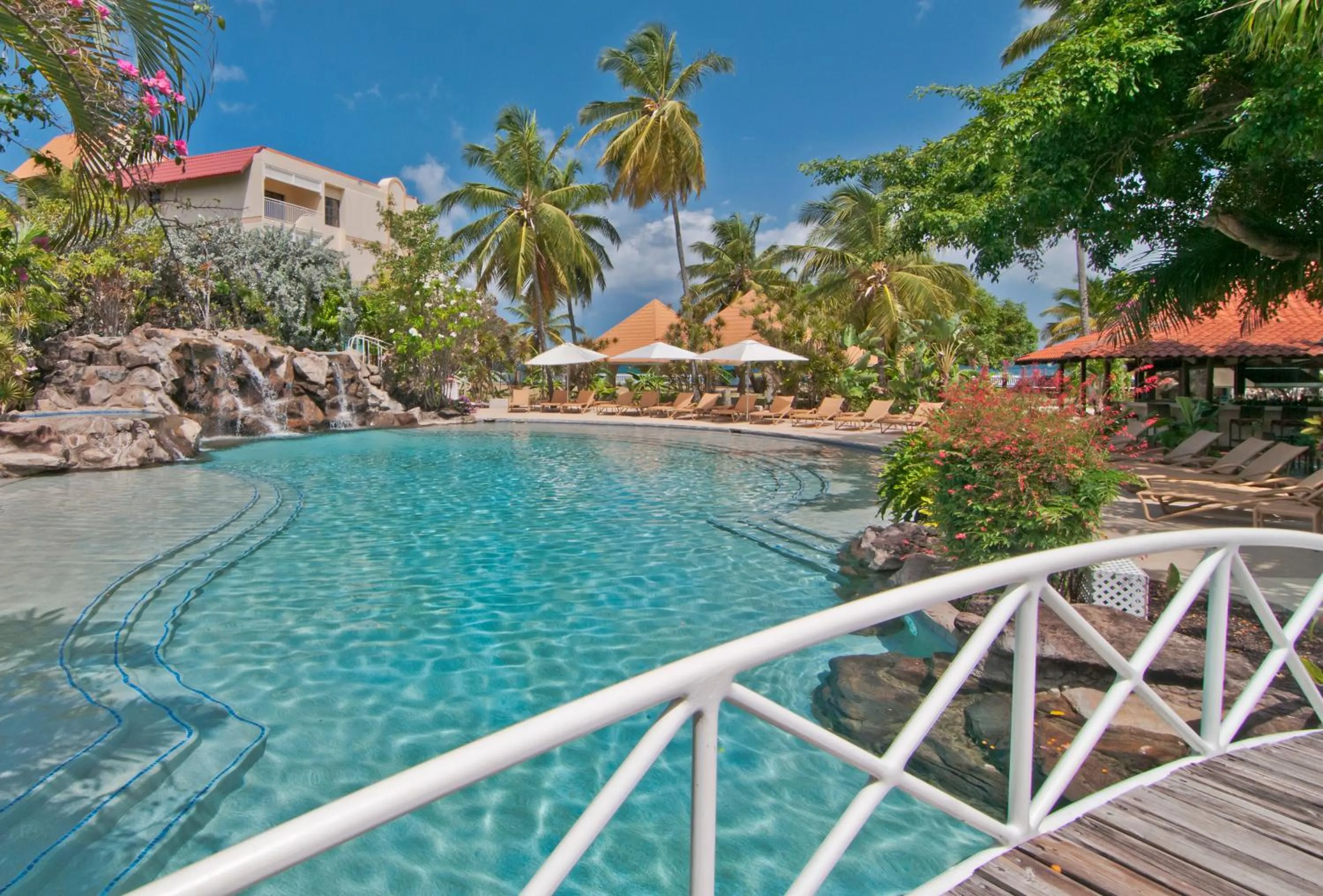 Swimming pool in Radisson Grenada Beach Resort