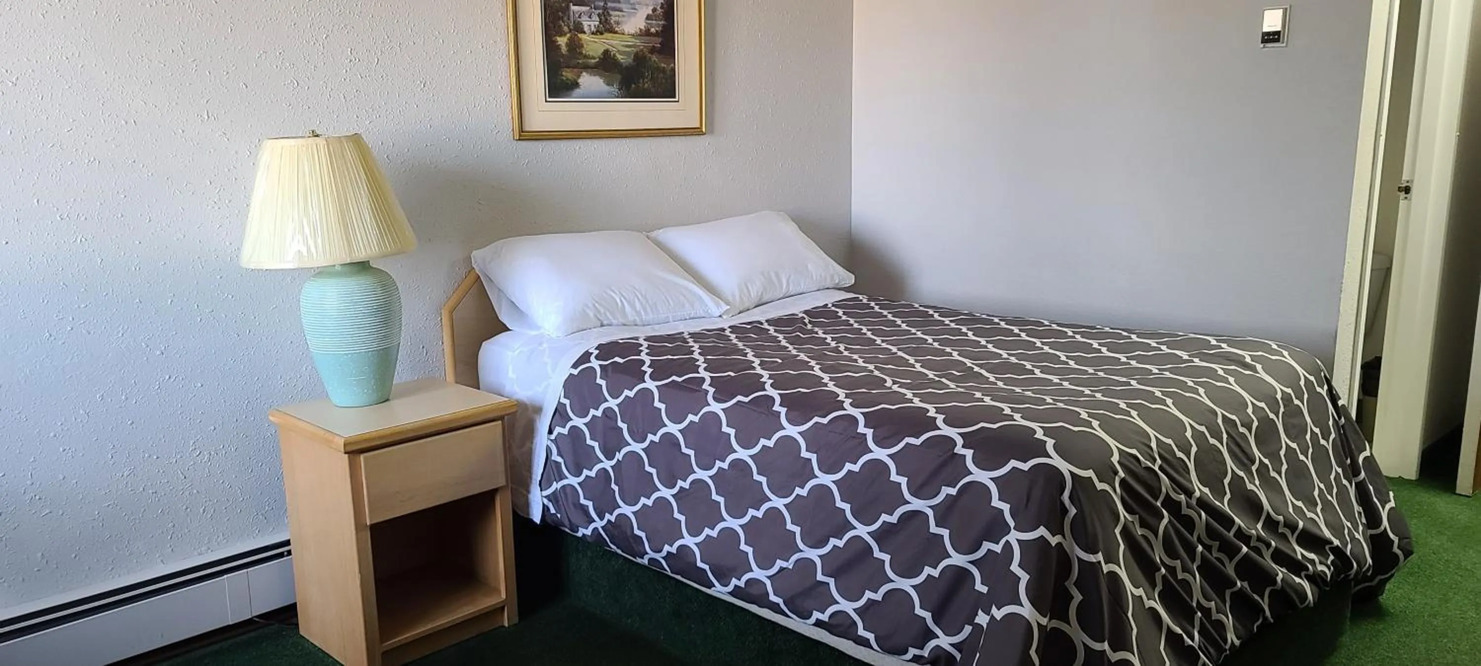 Bedroom, Bed in Perfect Inns & Suites