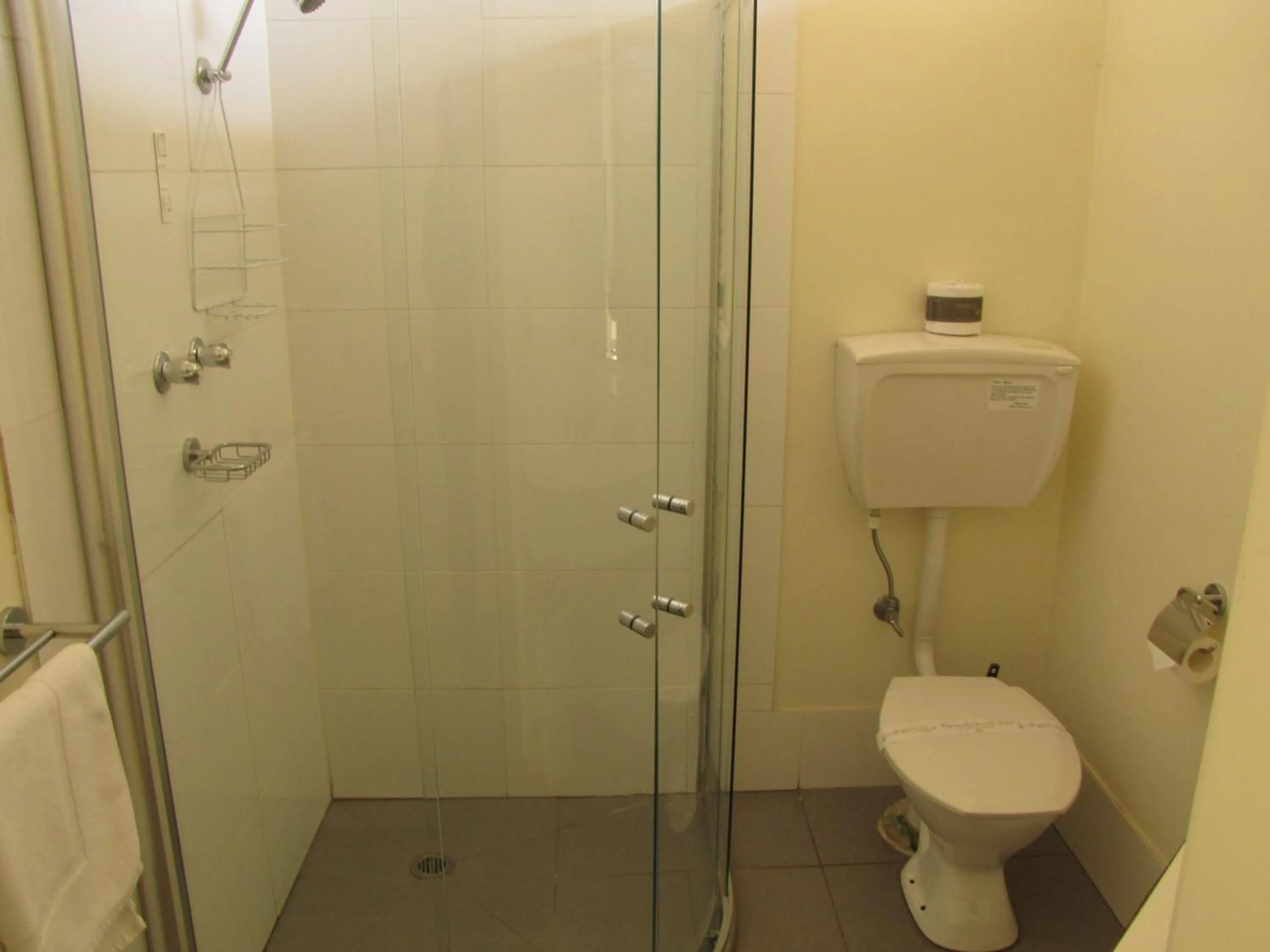 Shower in Motel Traralgon