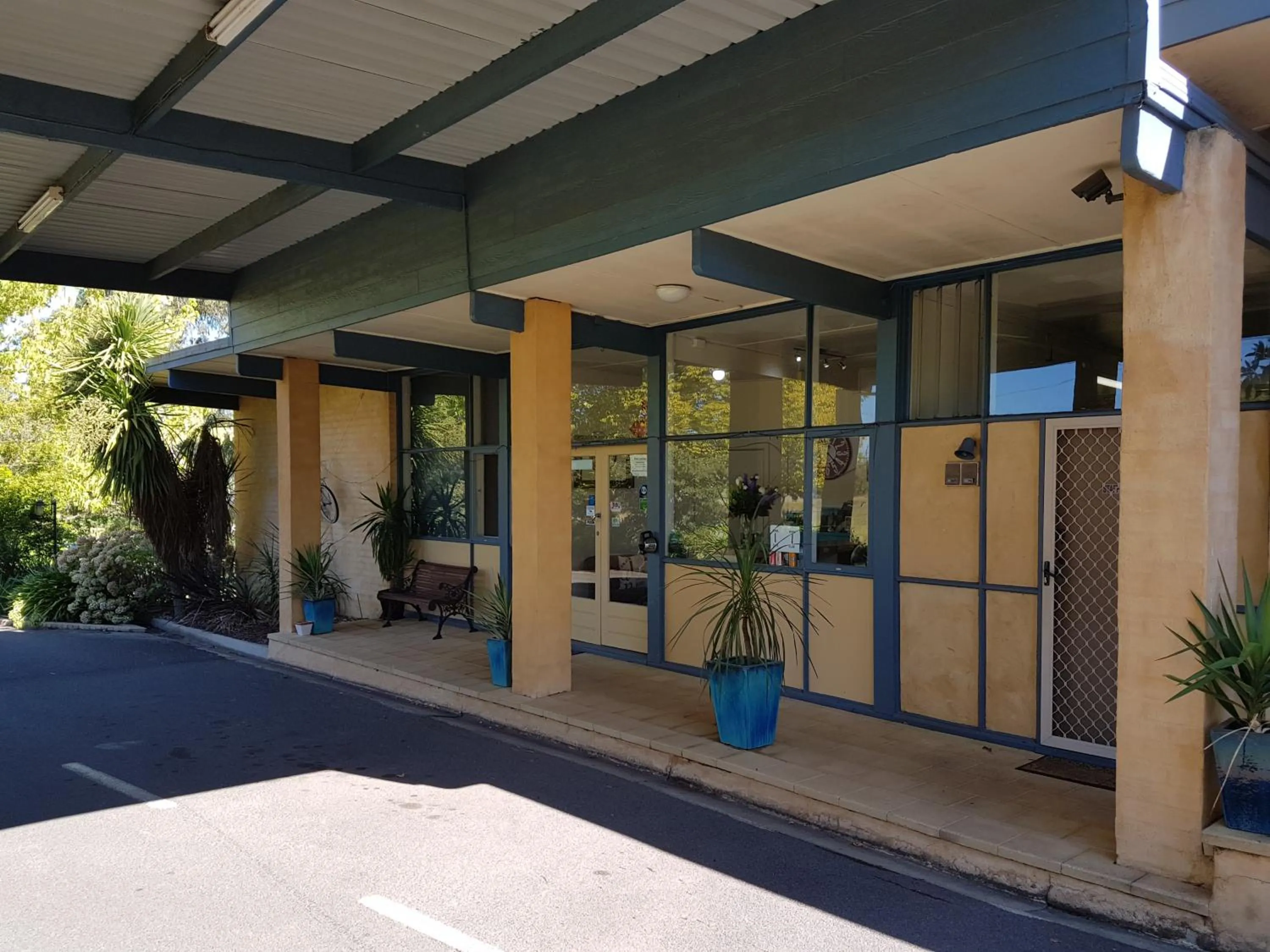 Garden in Motel Traralgon