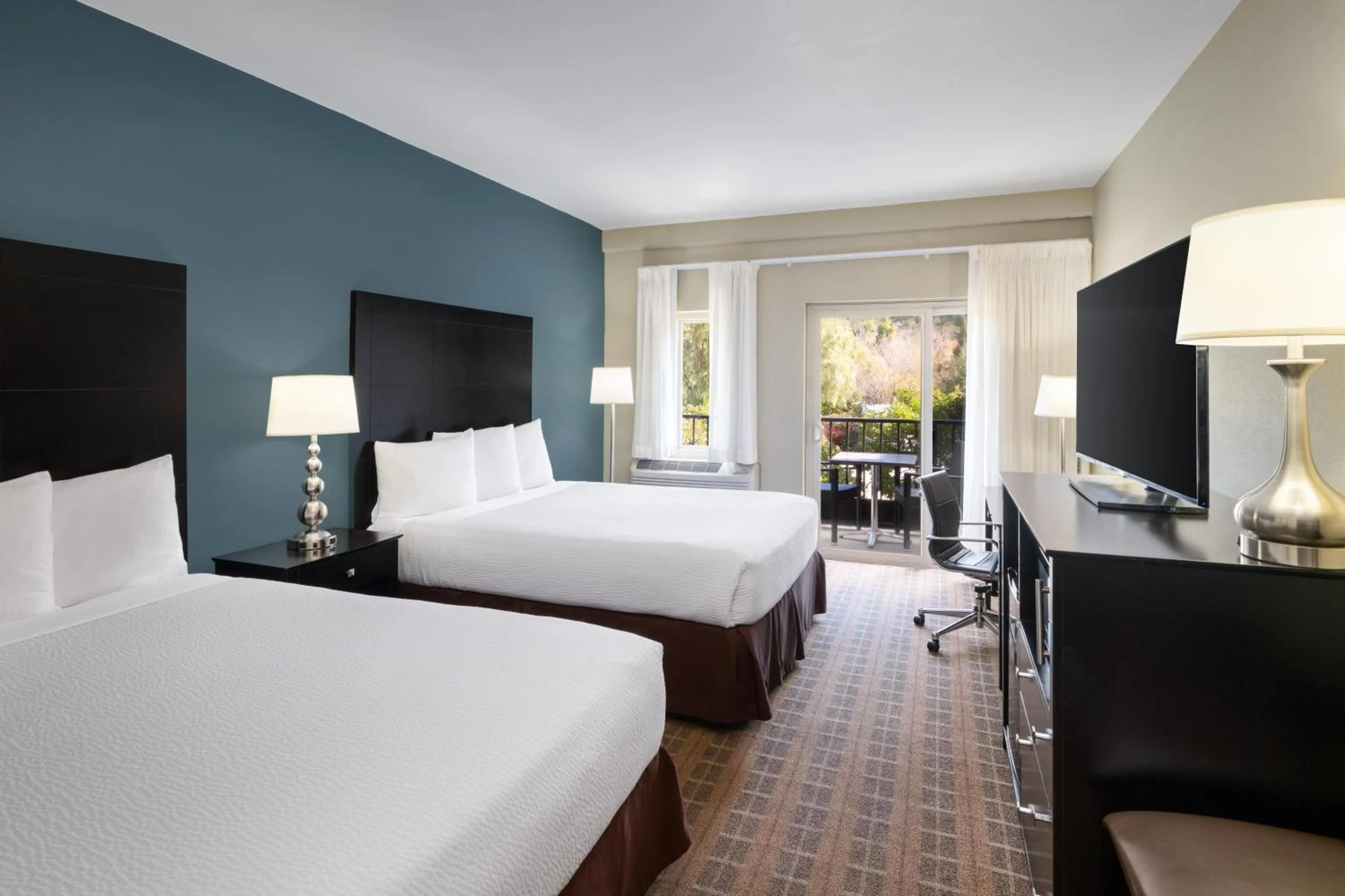 Bedroom, Bed in La Cuesta Inn, BW Signature Collection