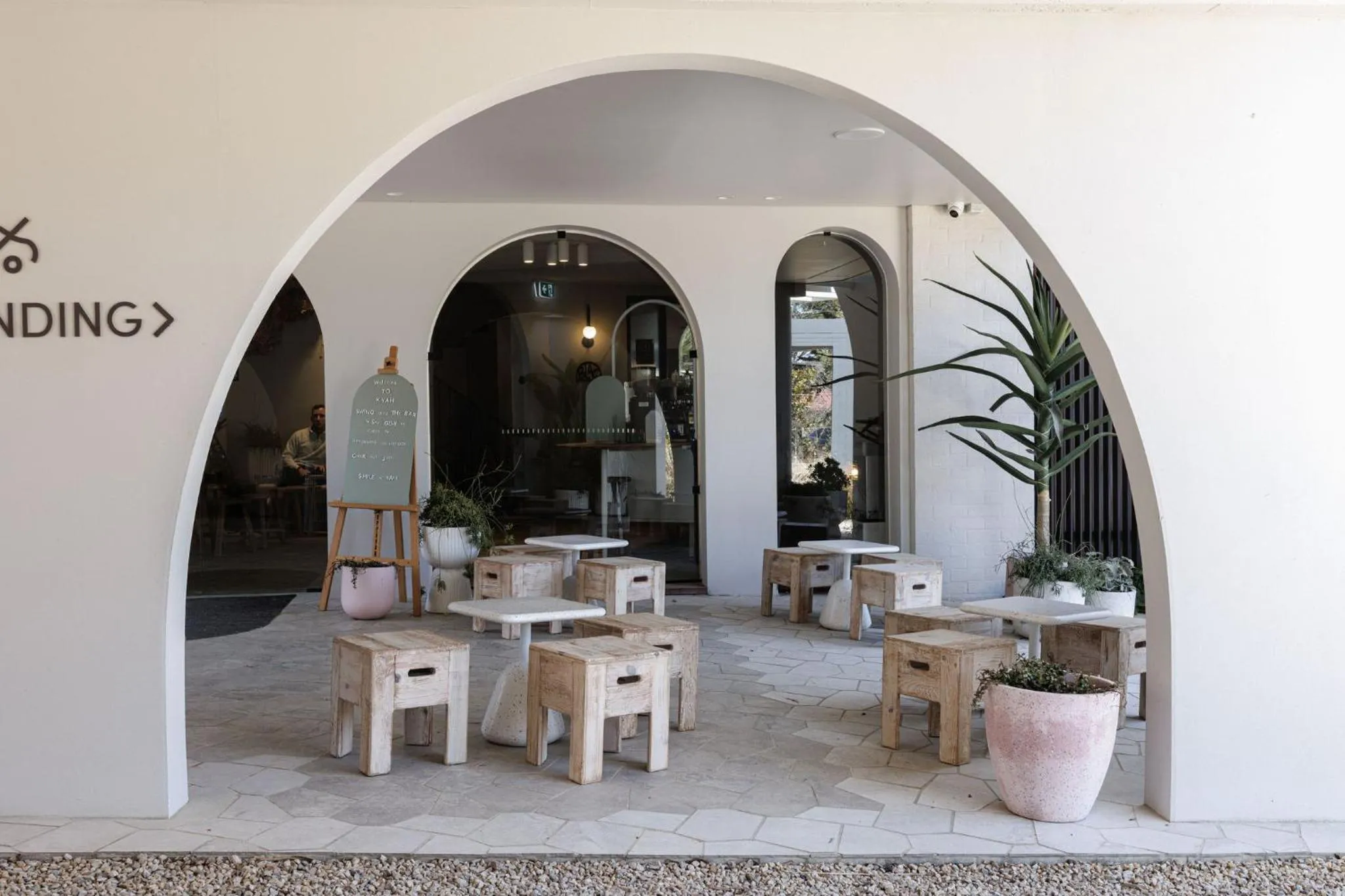 Facade/entrance in Kyah