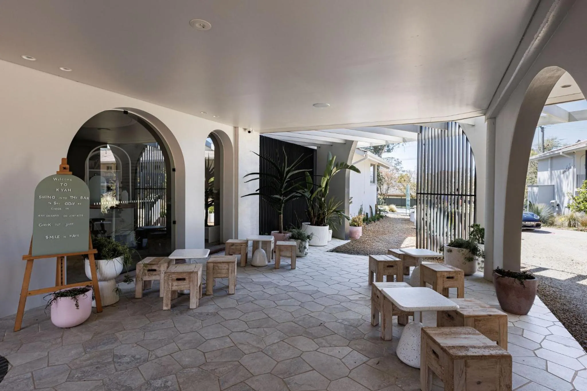 Facade/entrance in Kyah