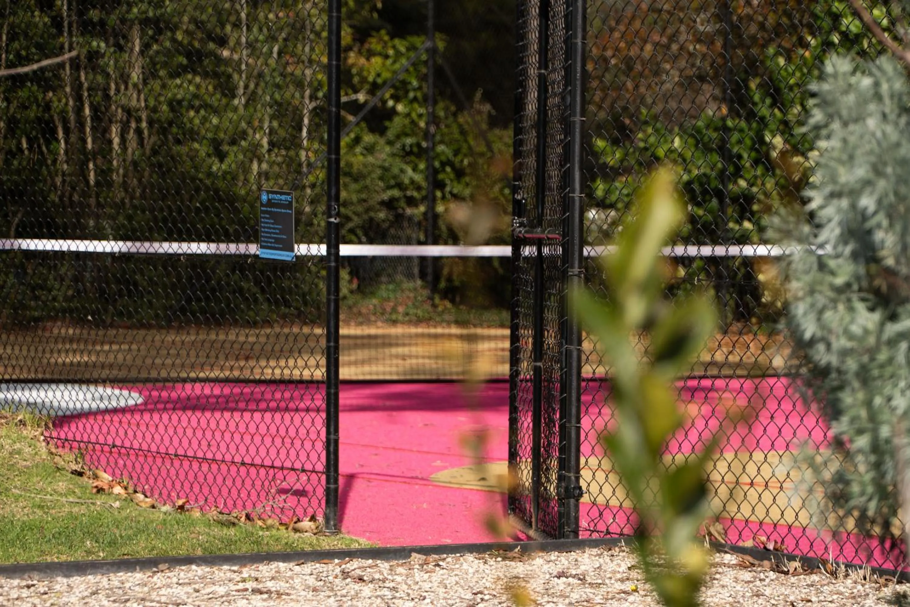 Tennis court in Kyah