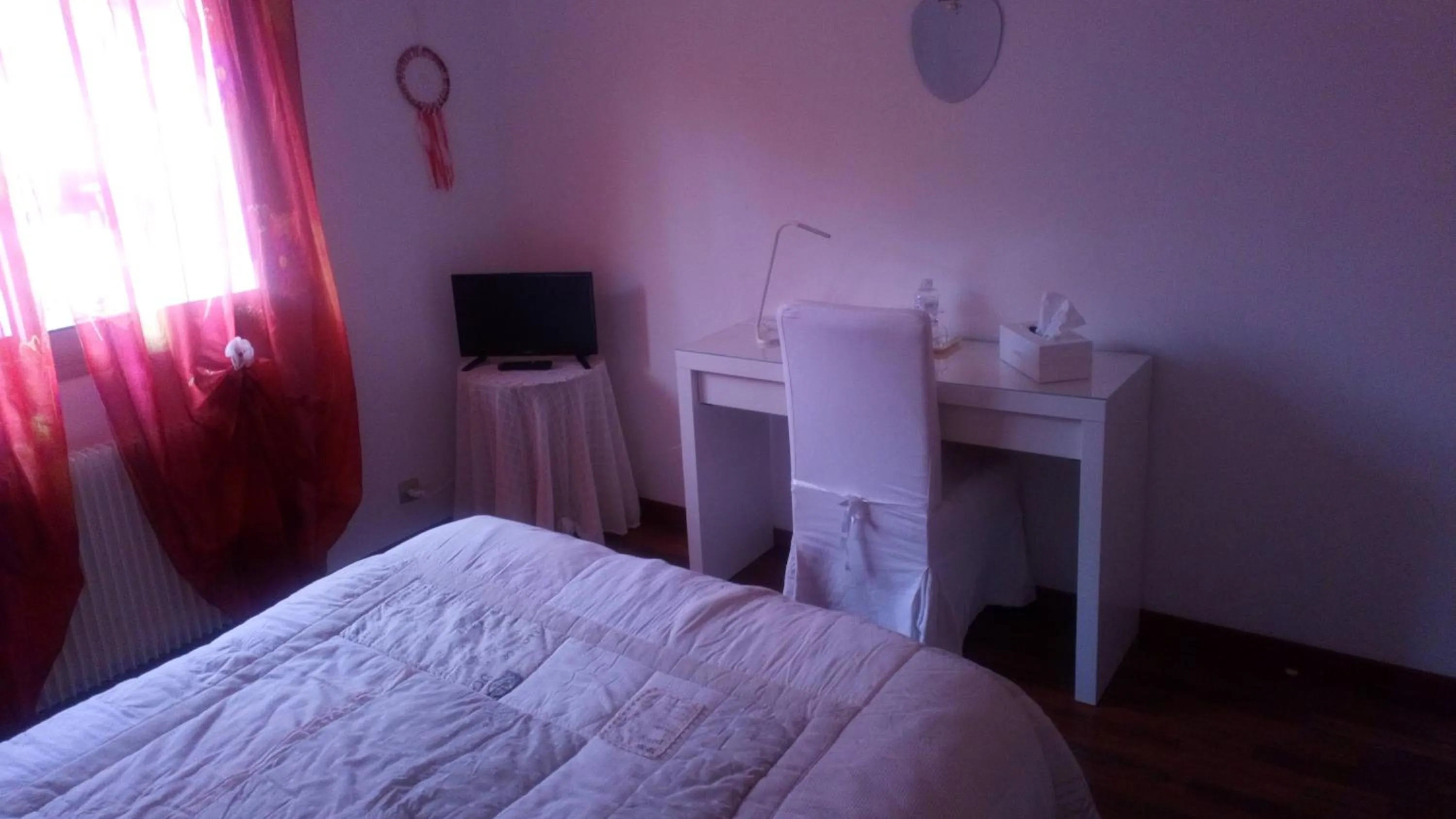 Bedroom in Villa De Guénifey