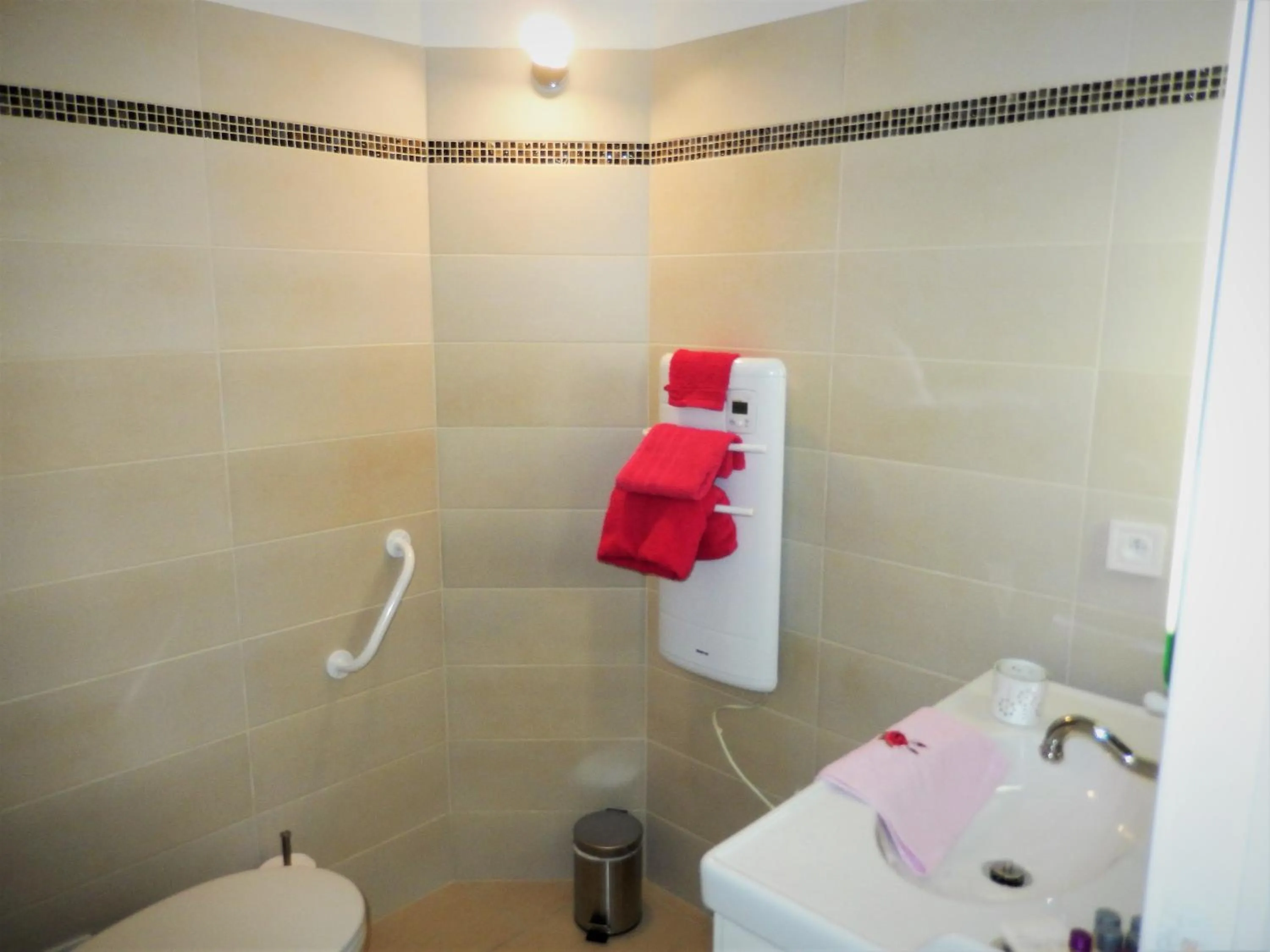 Bathroom in Villa De Guénifey