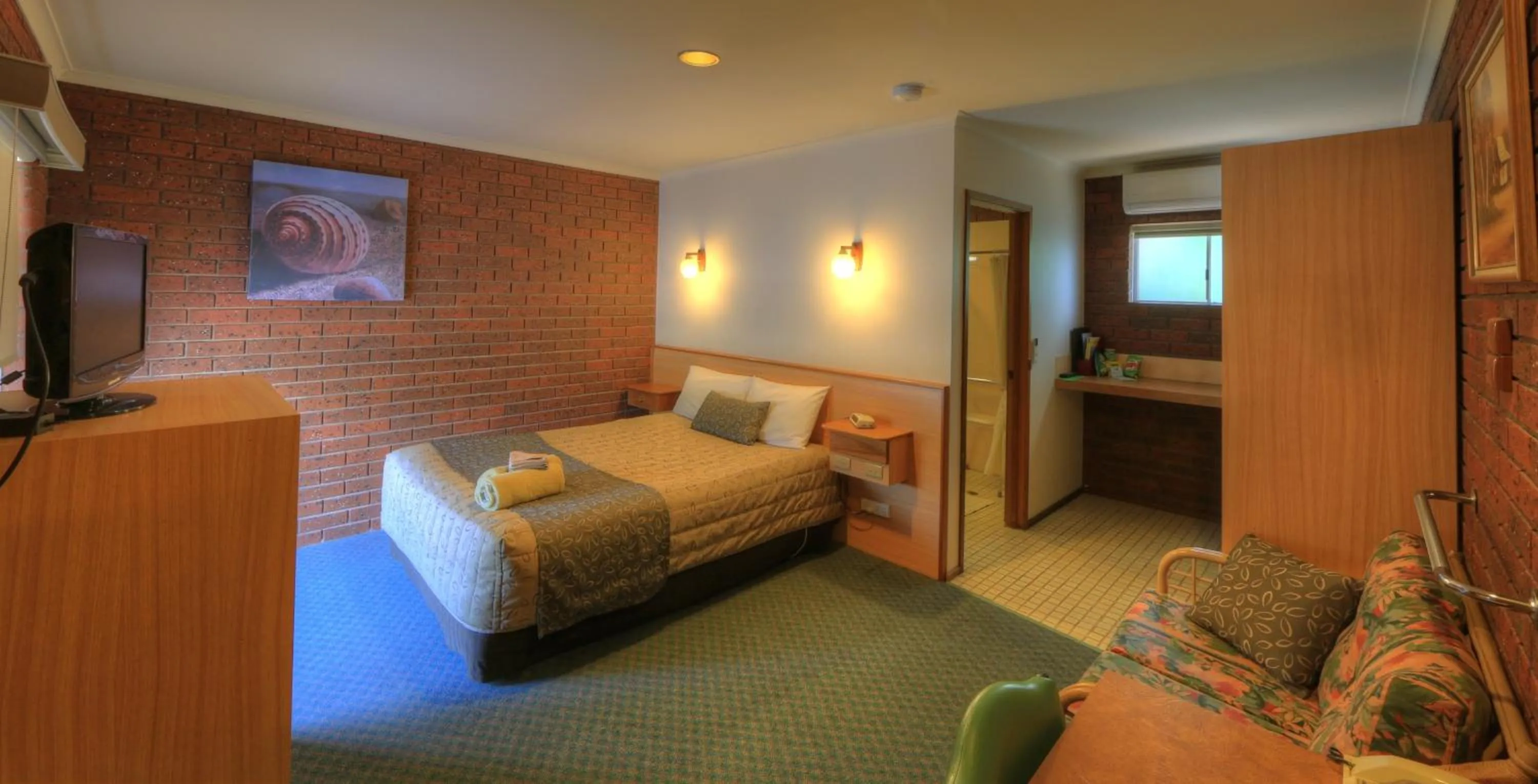 Bed in Bairnsdale Tanjil Motor Inn