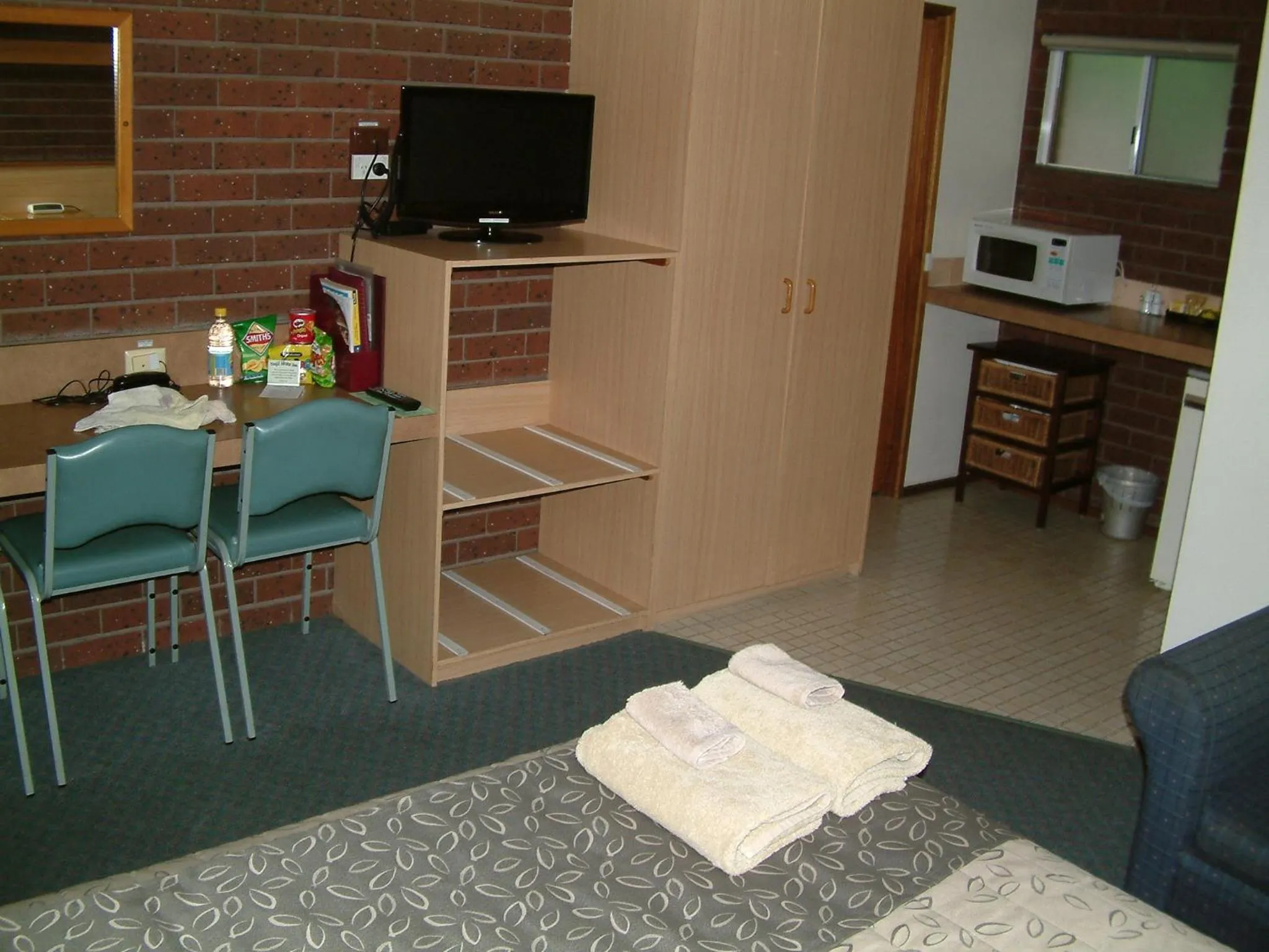 Bed in Bairnsdale Tanjil Motor Inn