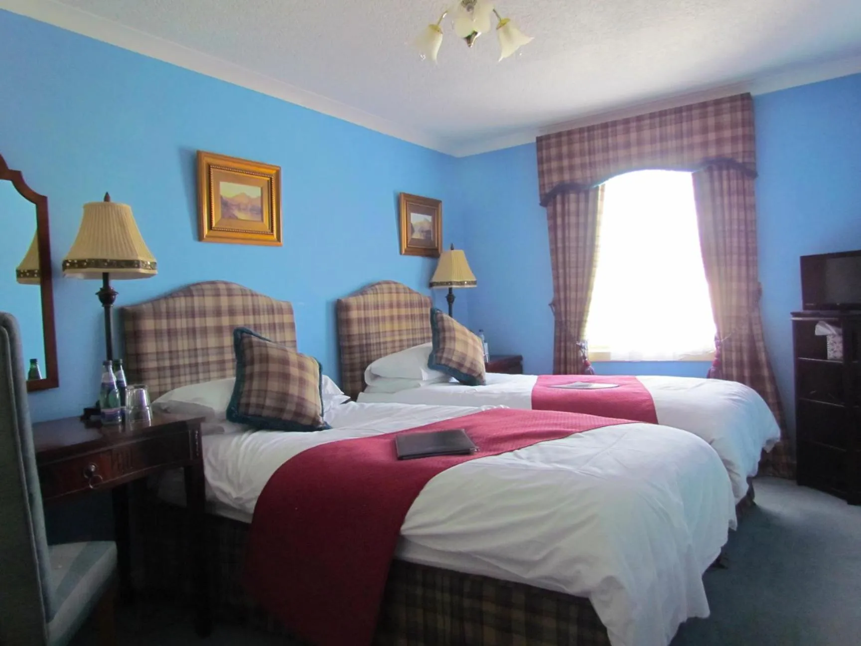 Bed in Altnaharra Hotel