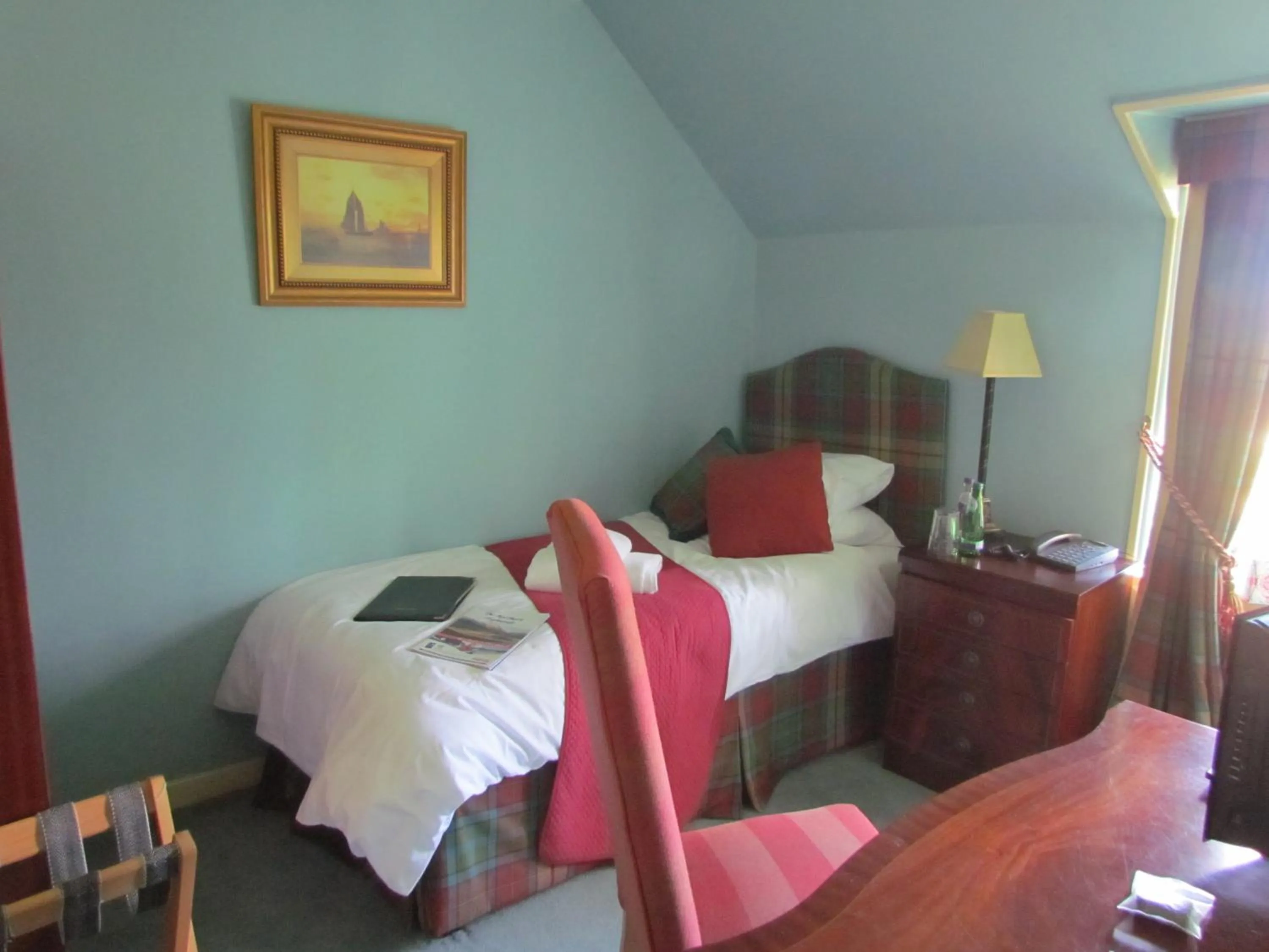 Bed in Altnaharra Hotel