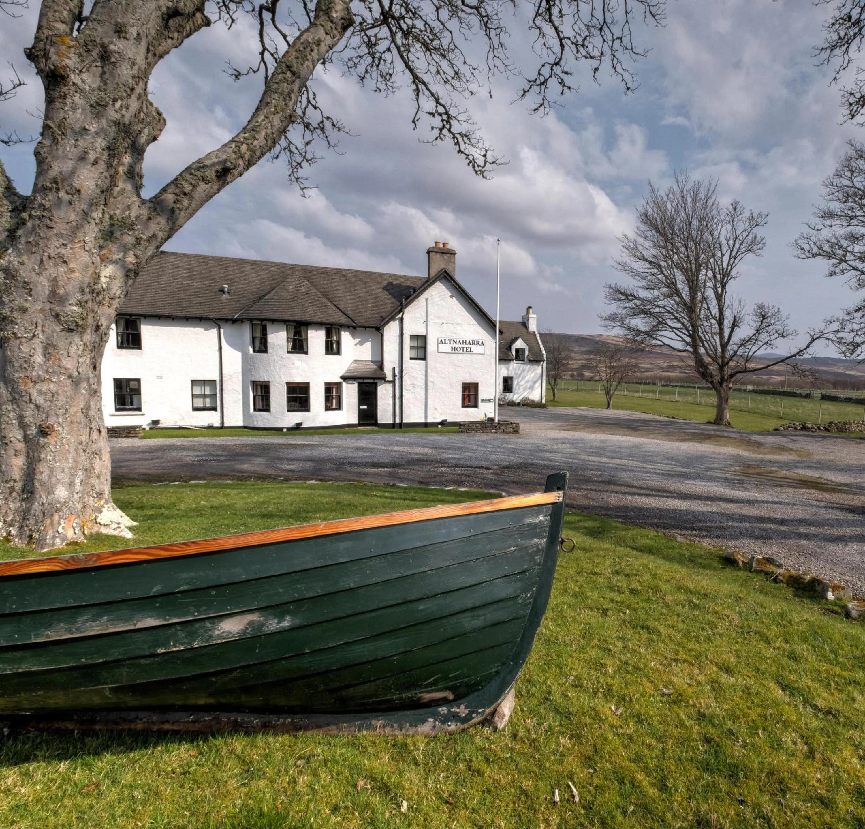 Facade/entrance in Altnaharra Hotel