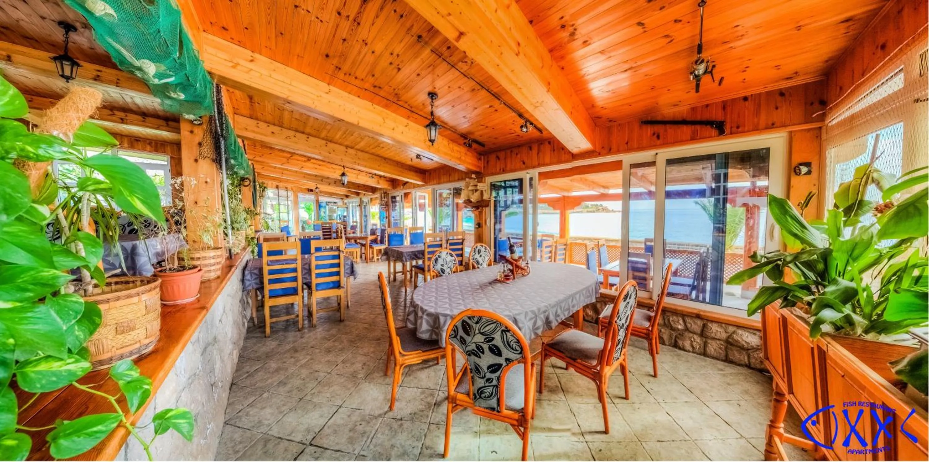 Restaurant/places to eat in Apart Hotel XXL Lux